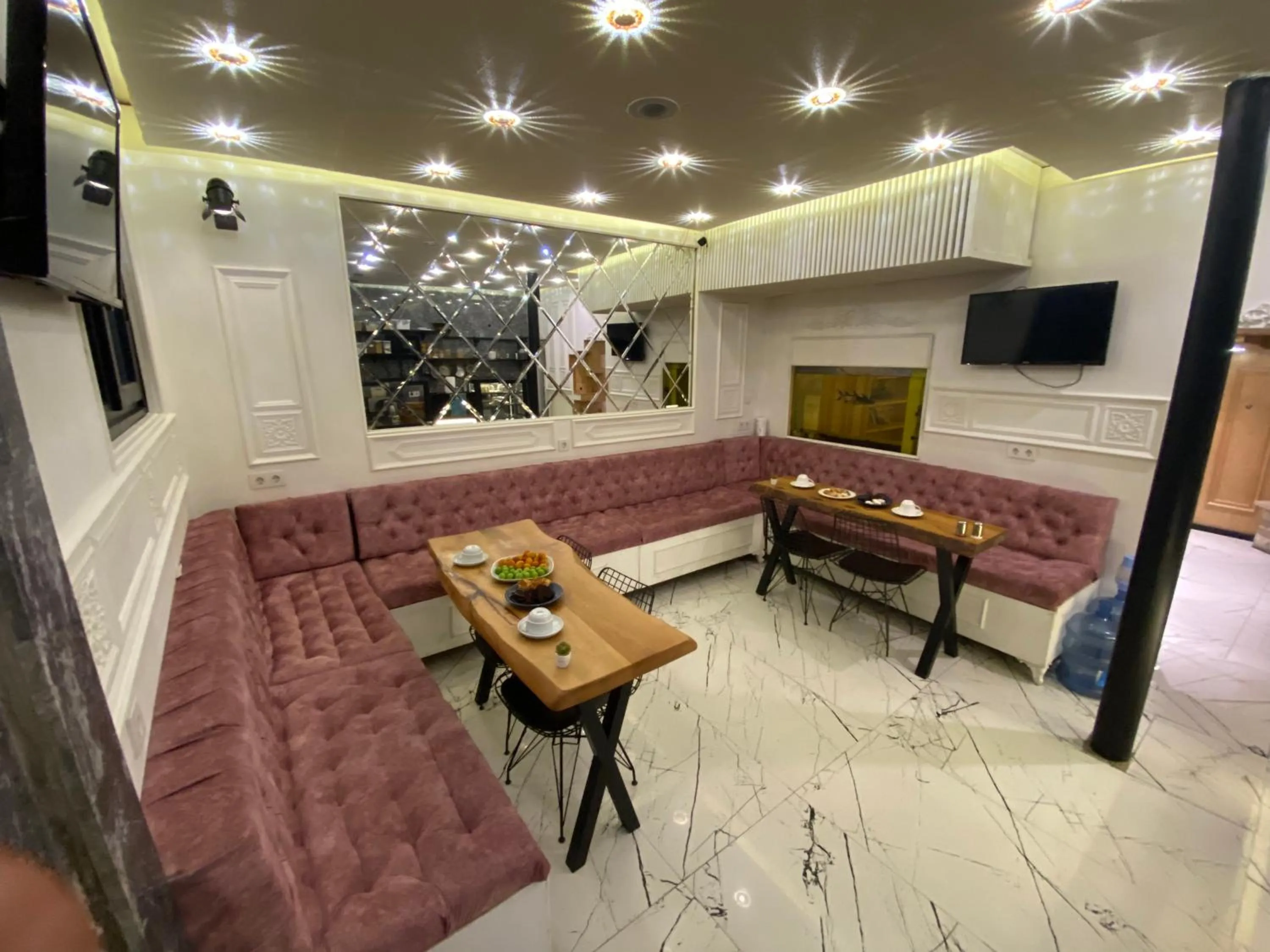 Living room, Seating Area in GANJ Hotel