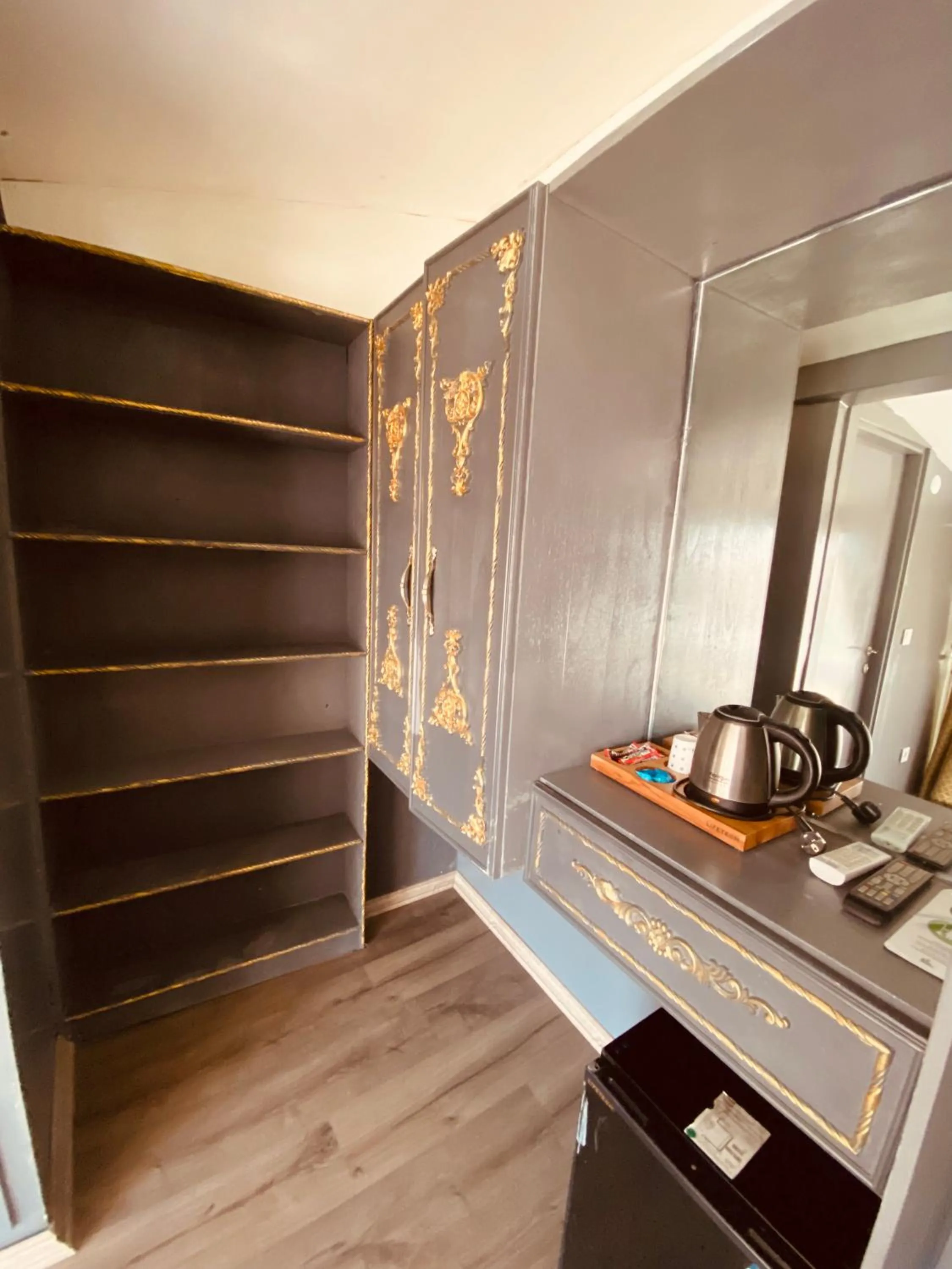 Bedroom, Kitchen/Kitchenette in GANJ Hotel