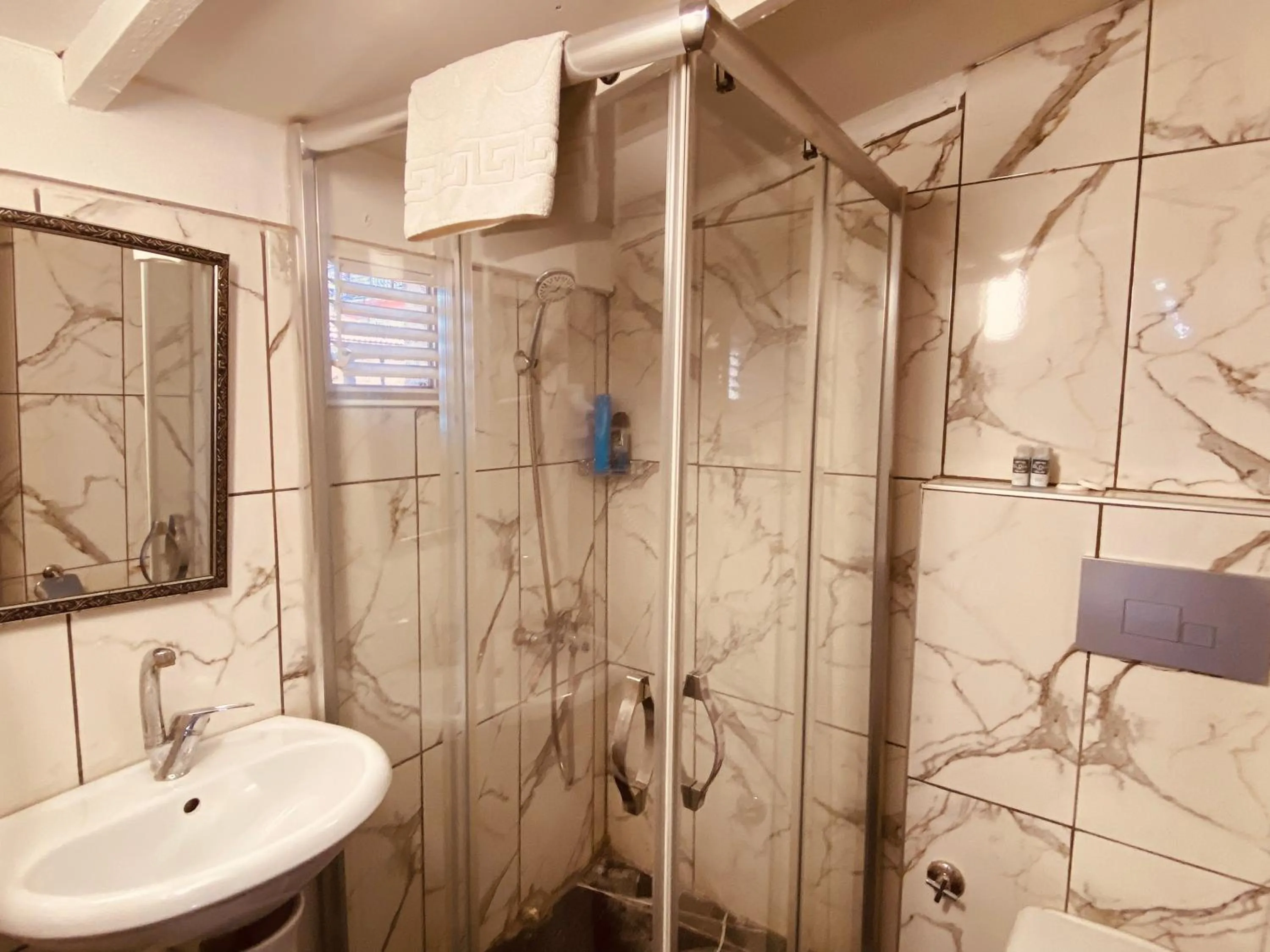 Bedroom, Bathroom in GANJ Hotel