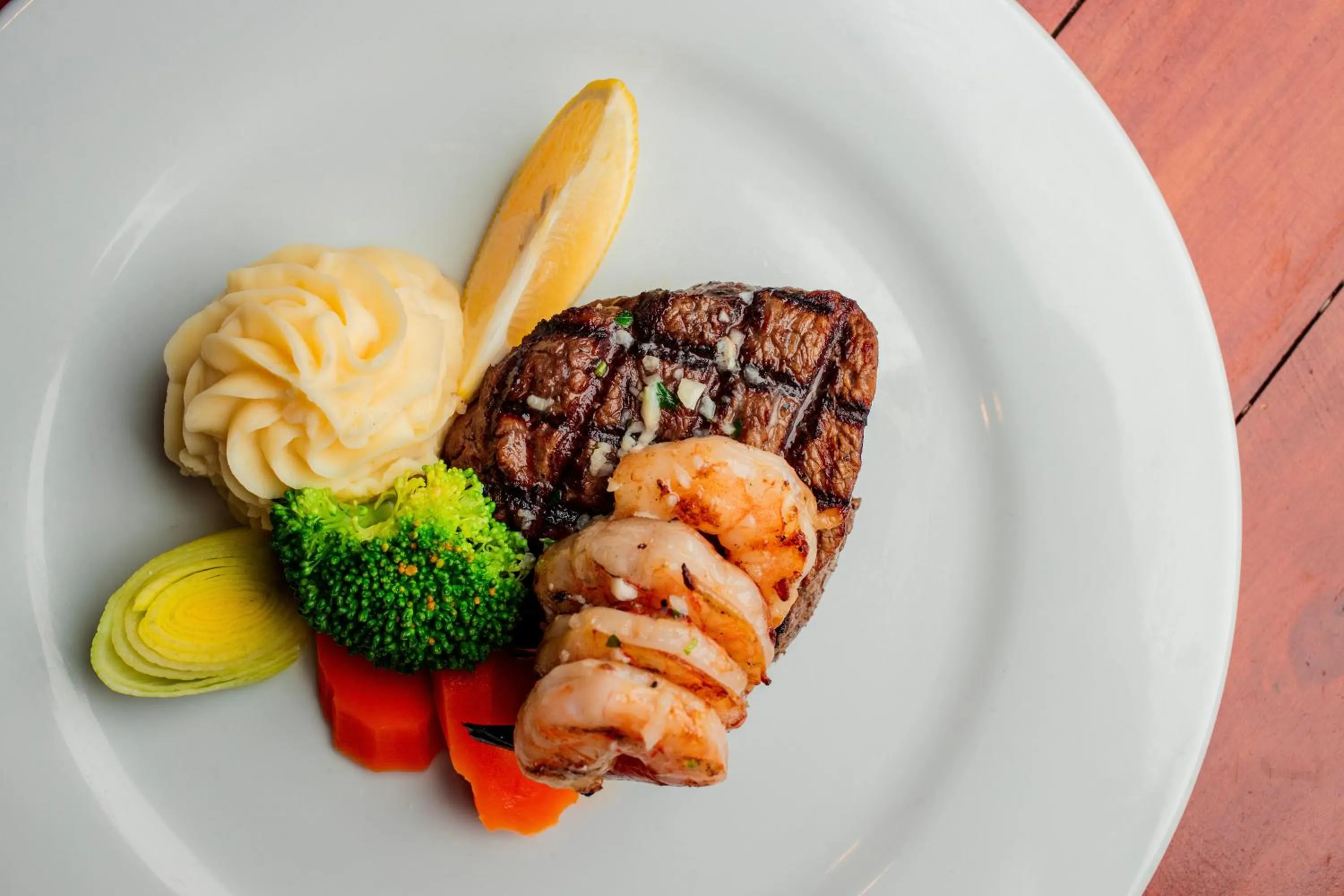 Restaurant/places to eat in The Mill Resort and Suites