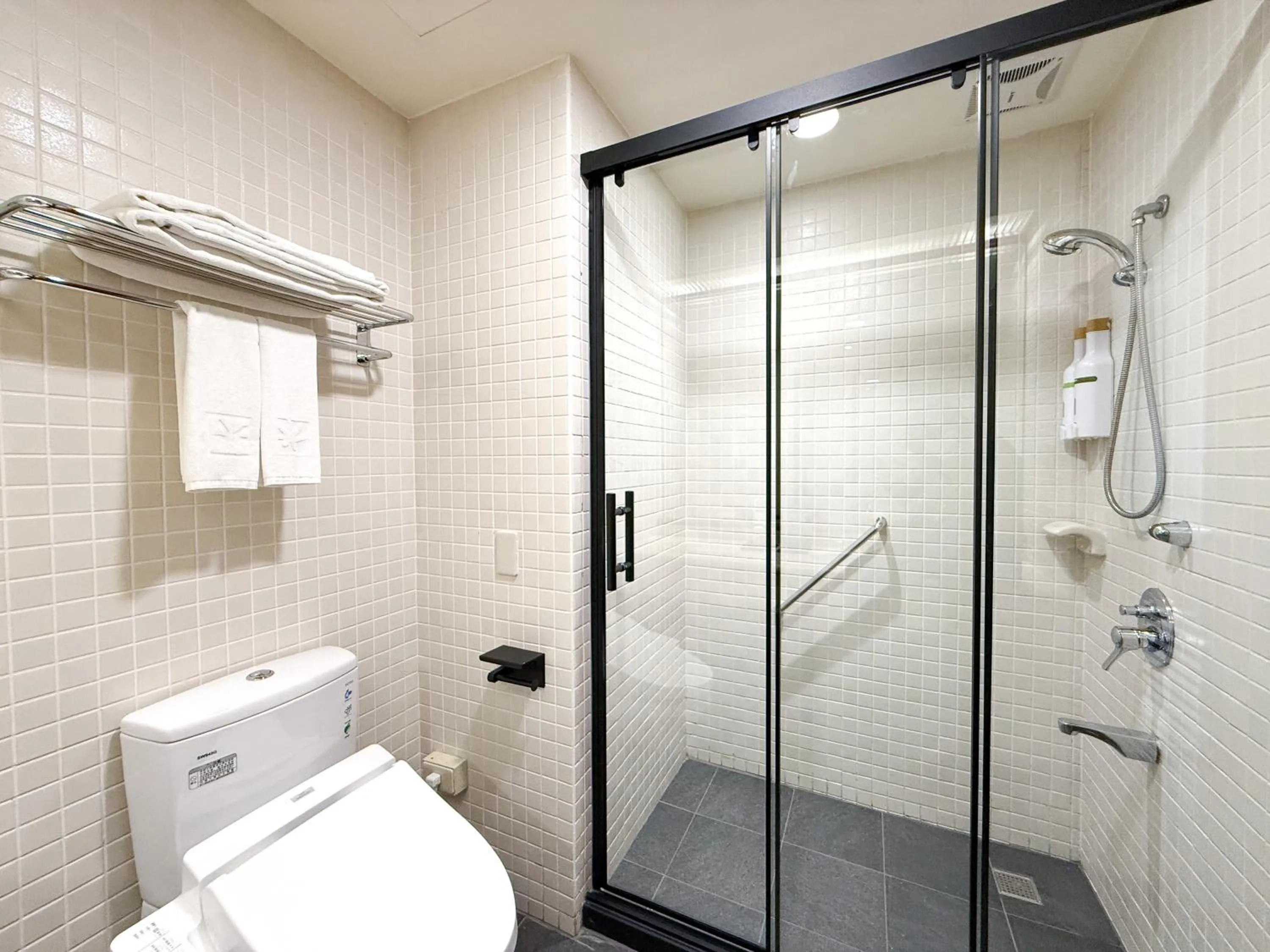 Shower in Aspire Resort