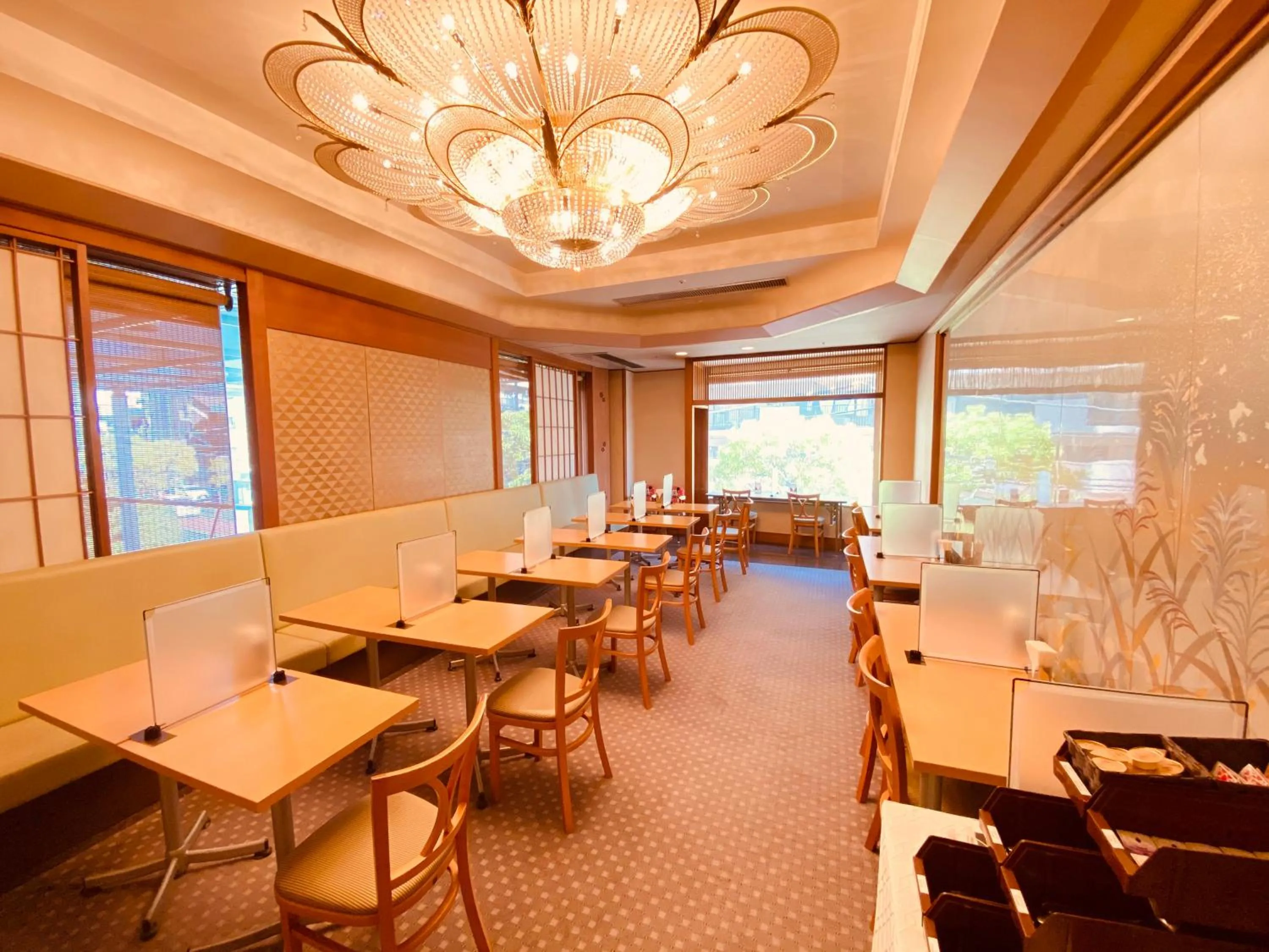 Restaurant/places to eat in Smile Hotel Tokyo Nishikasai