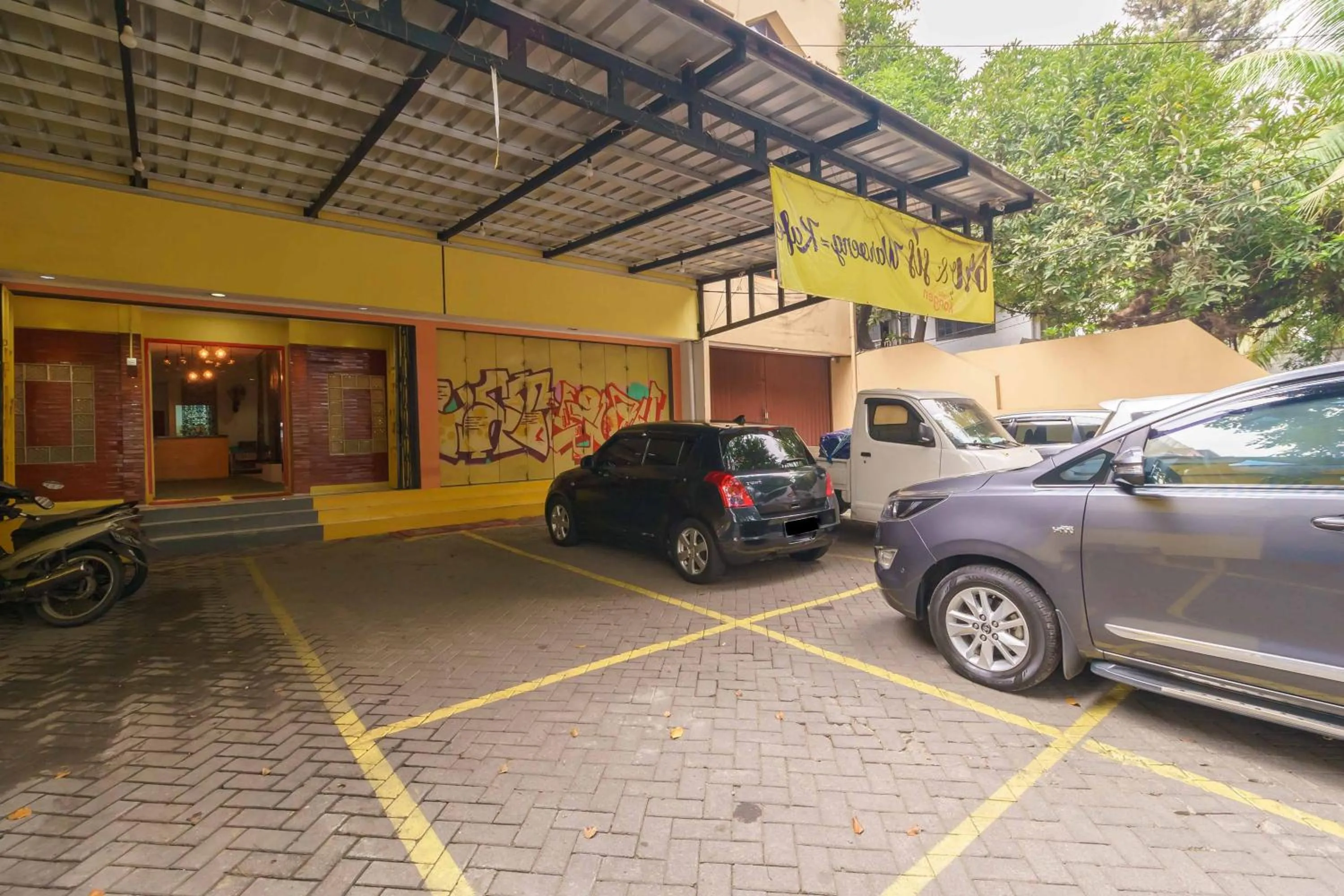 RedDoorz @ Taman Galaxy Bekasi