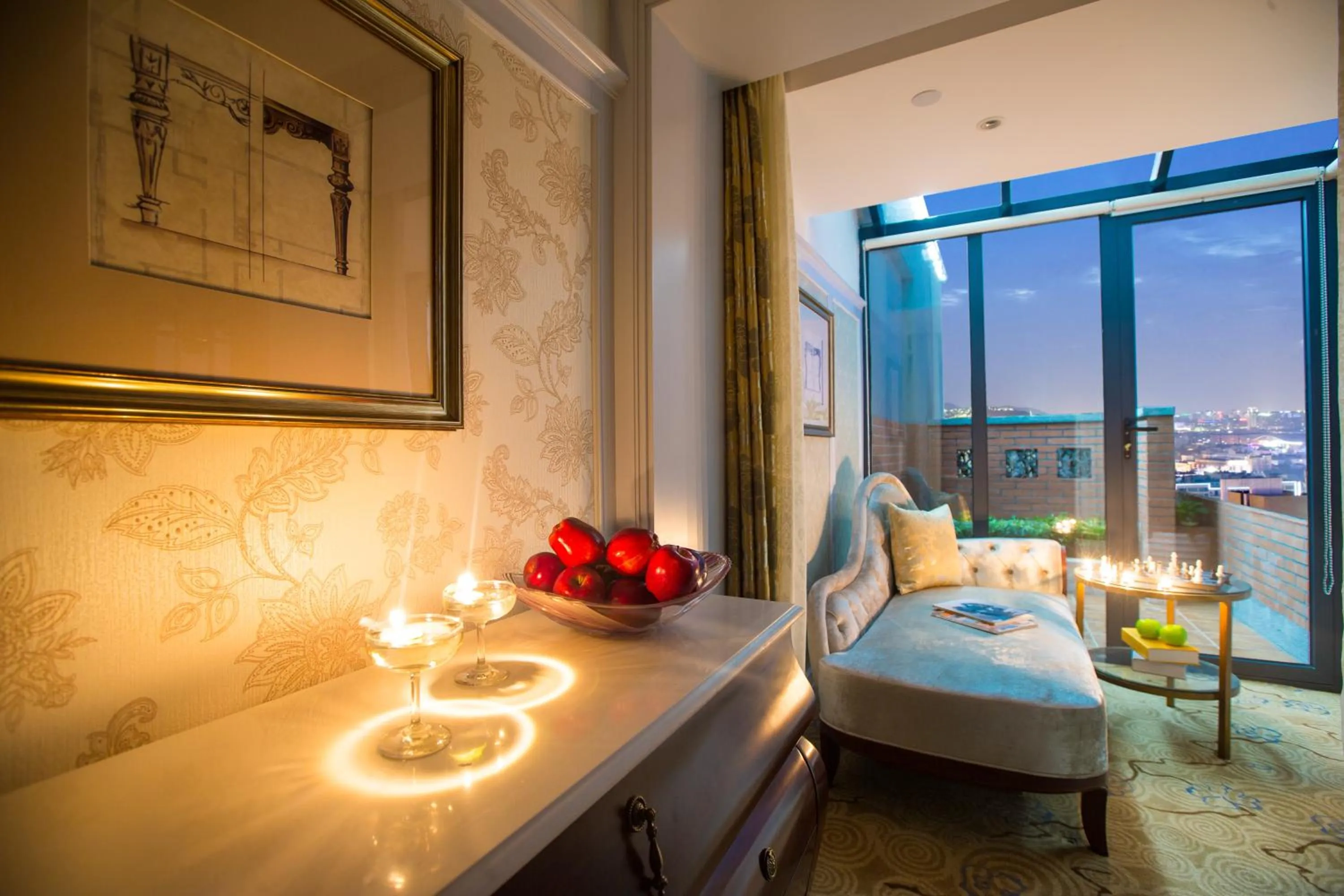 Seating area in Huachen International Hotel