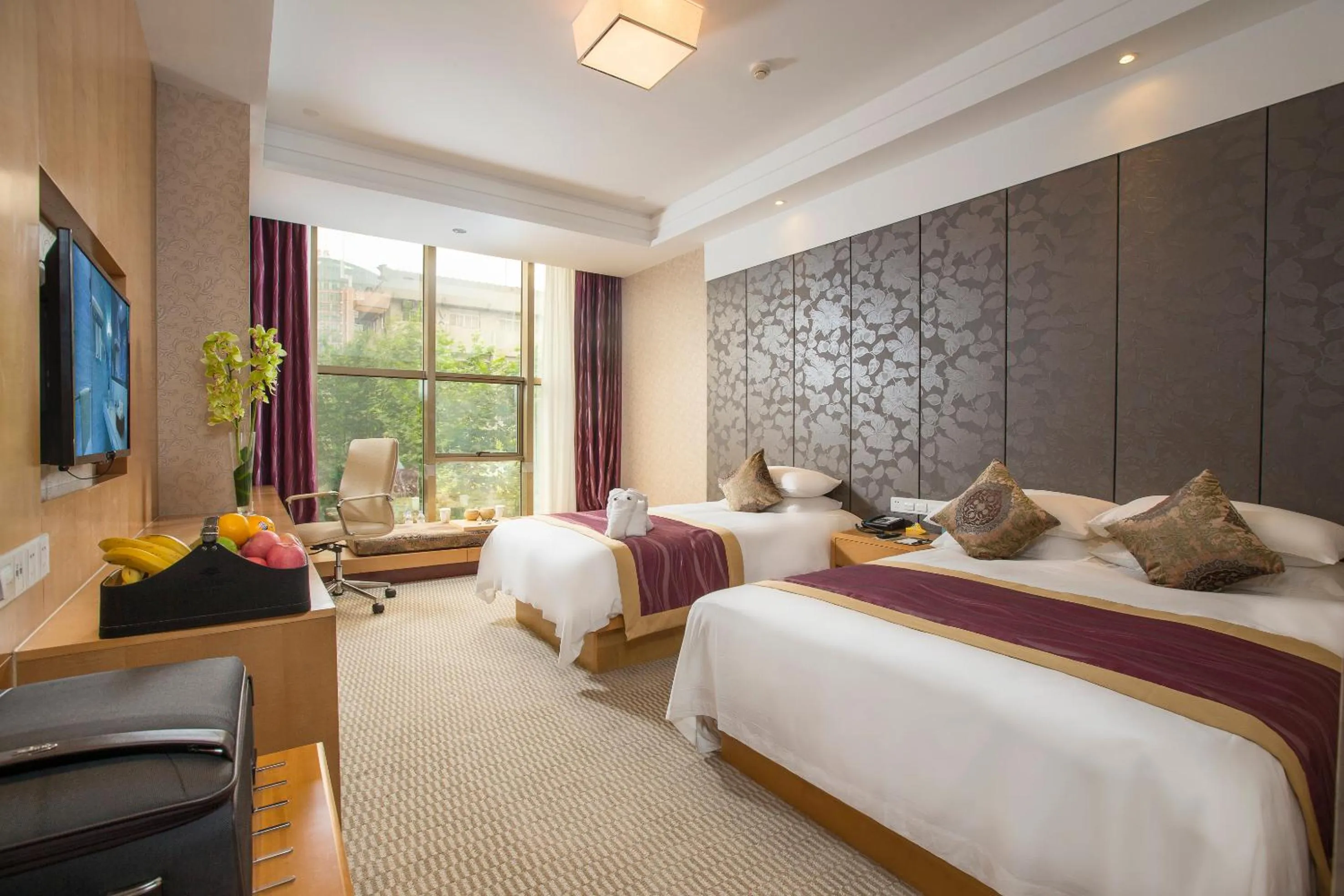 Bed in Huachen International Hotel