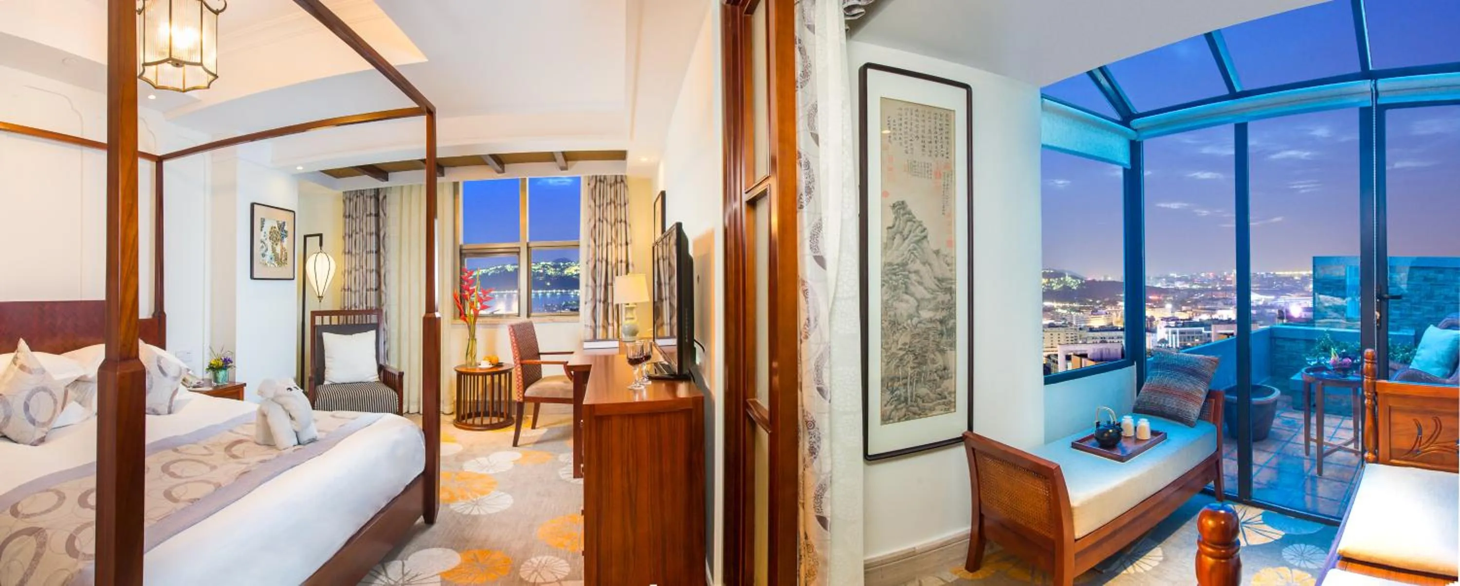 Photo of the whole room, Bed in Huachen International Hotel