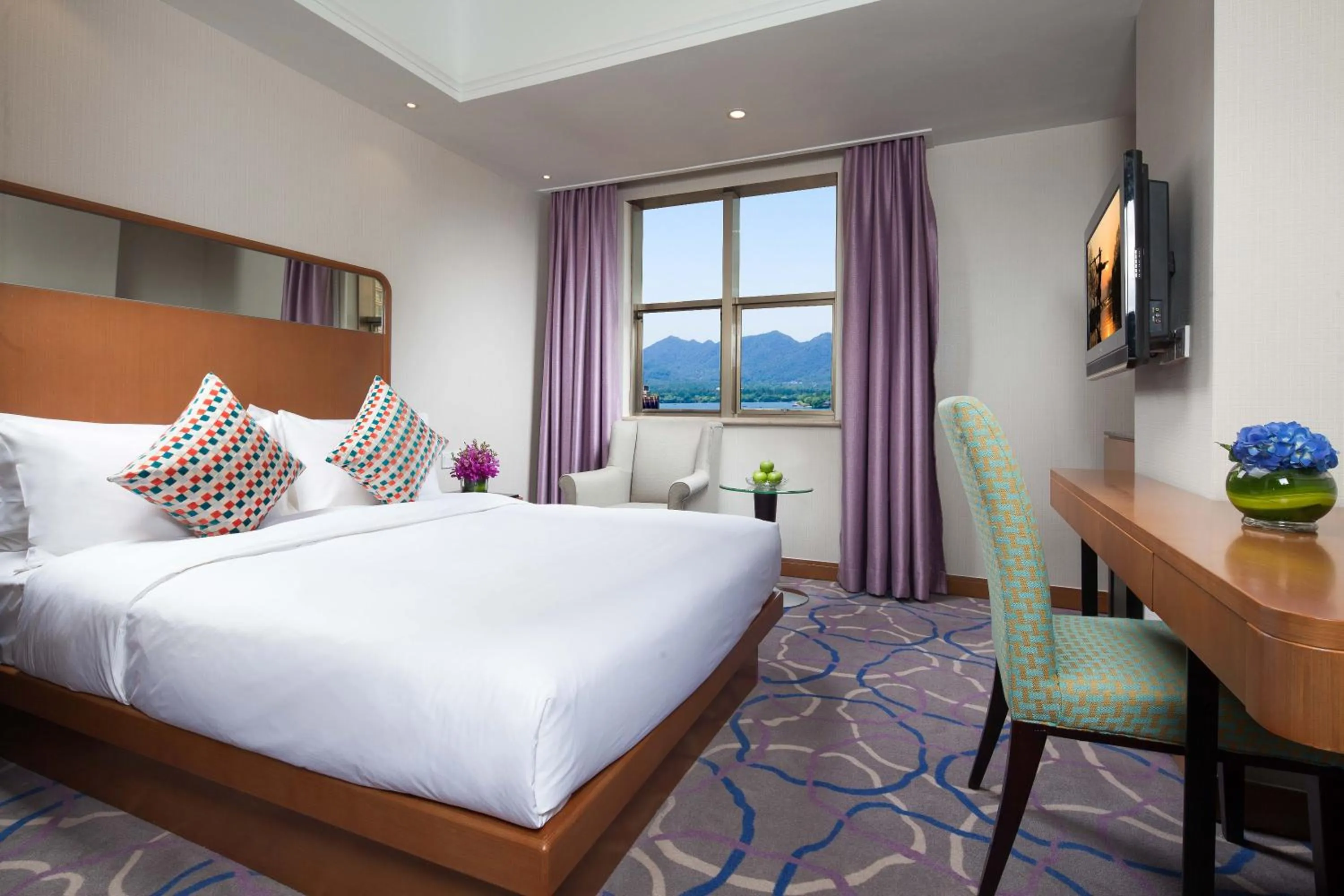 Bed in Huachen International Hotel