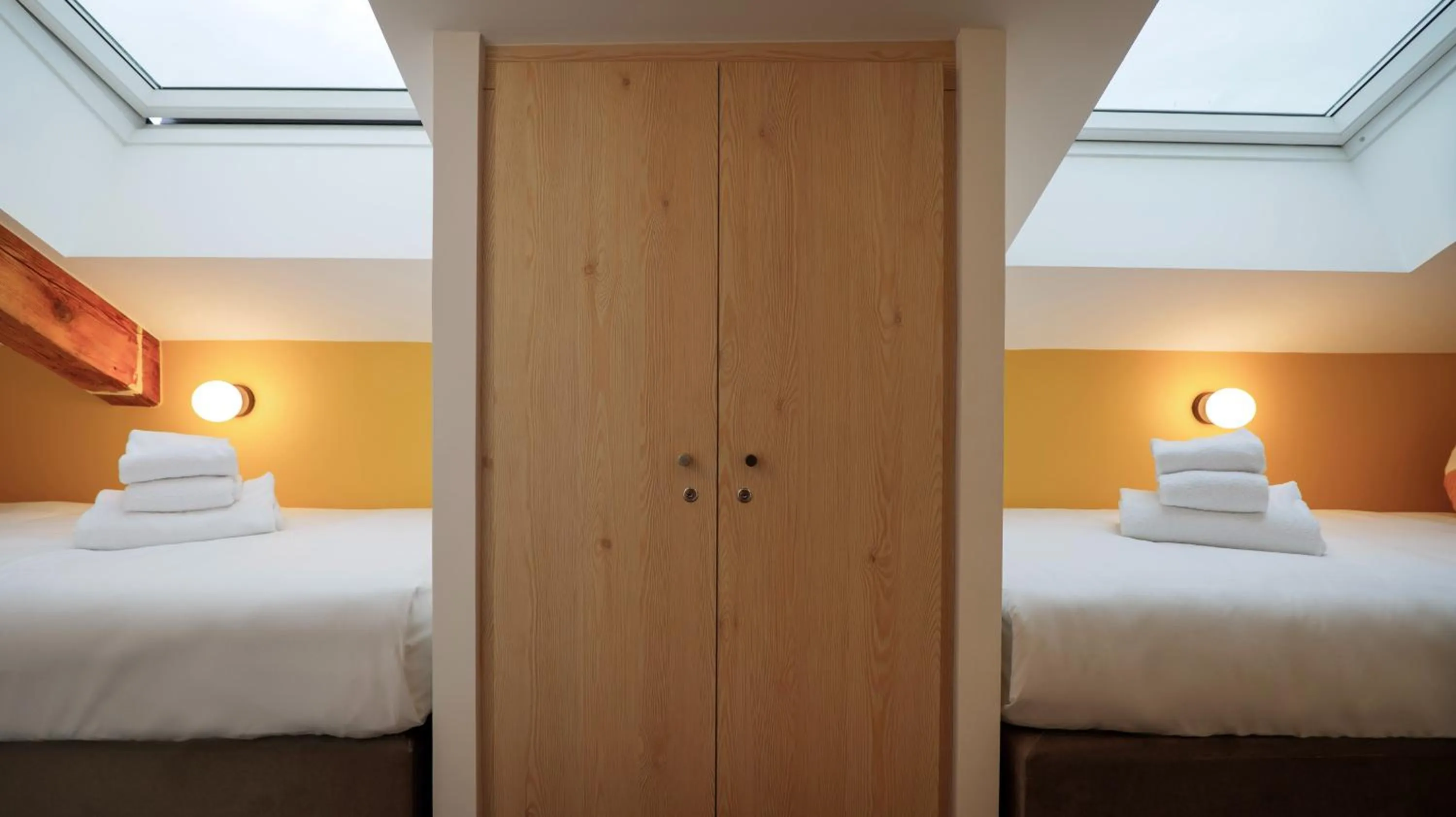 wardrobe, Bed in PlanB - Living Saint-Gervais