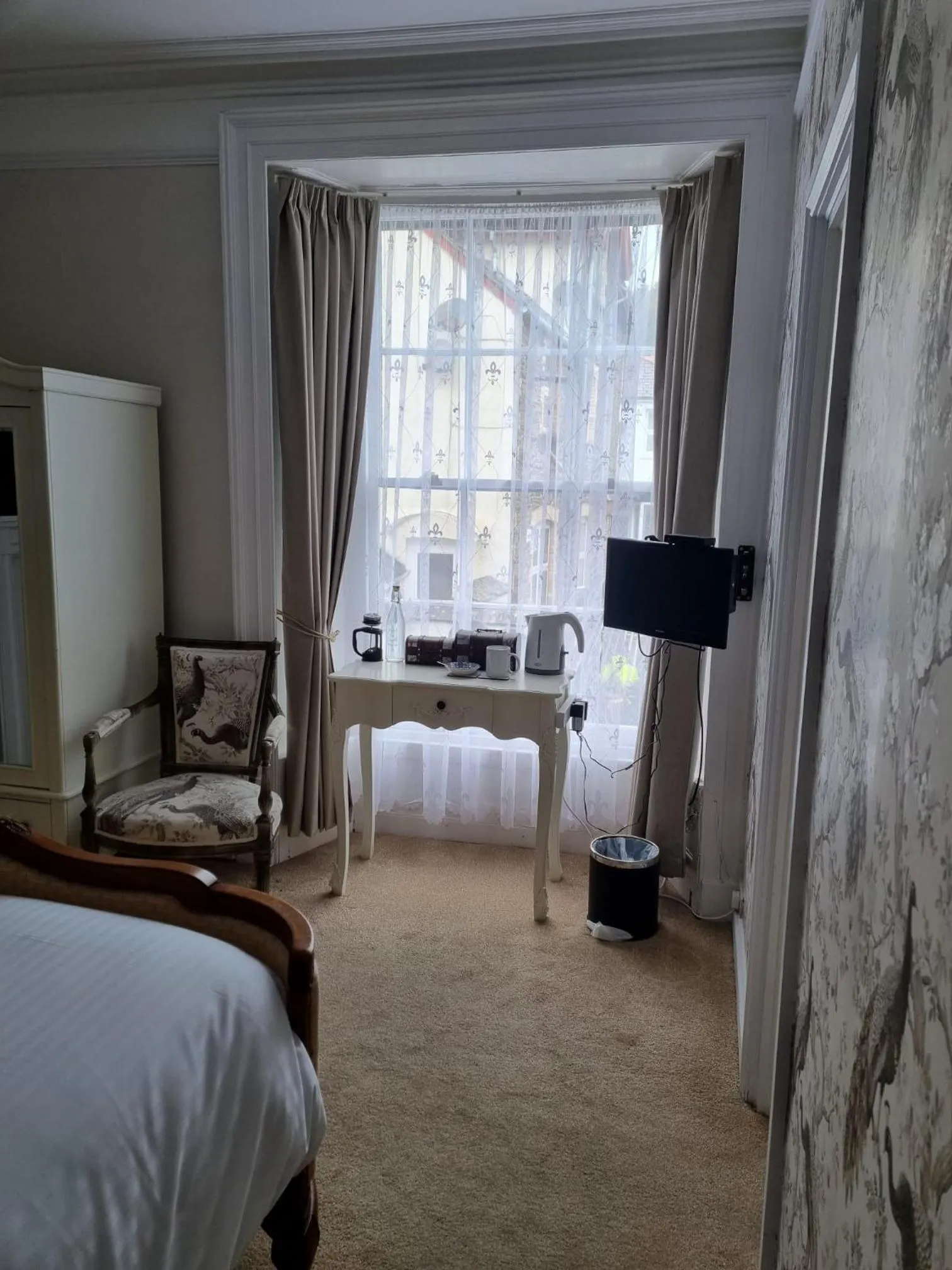 Property building, Bed in St Vincent Guest House