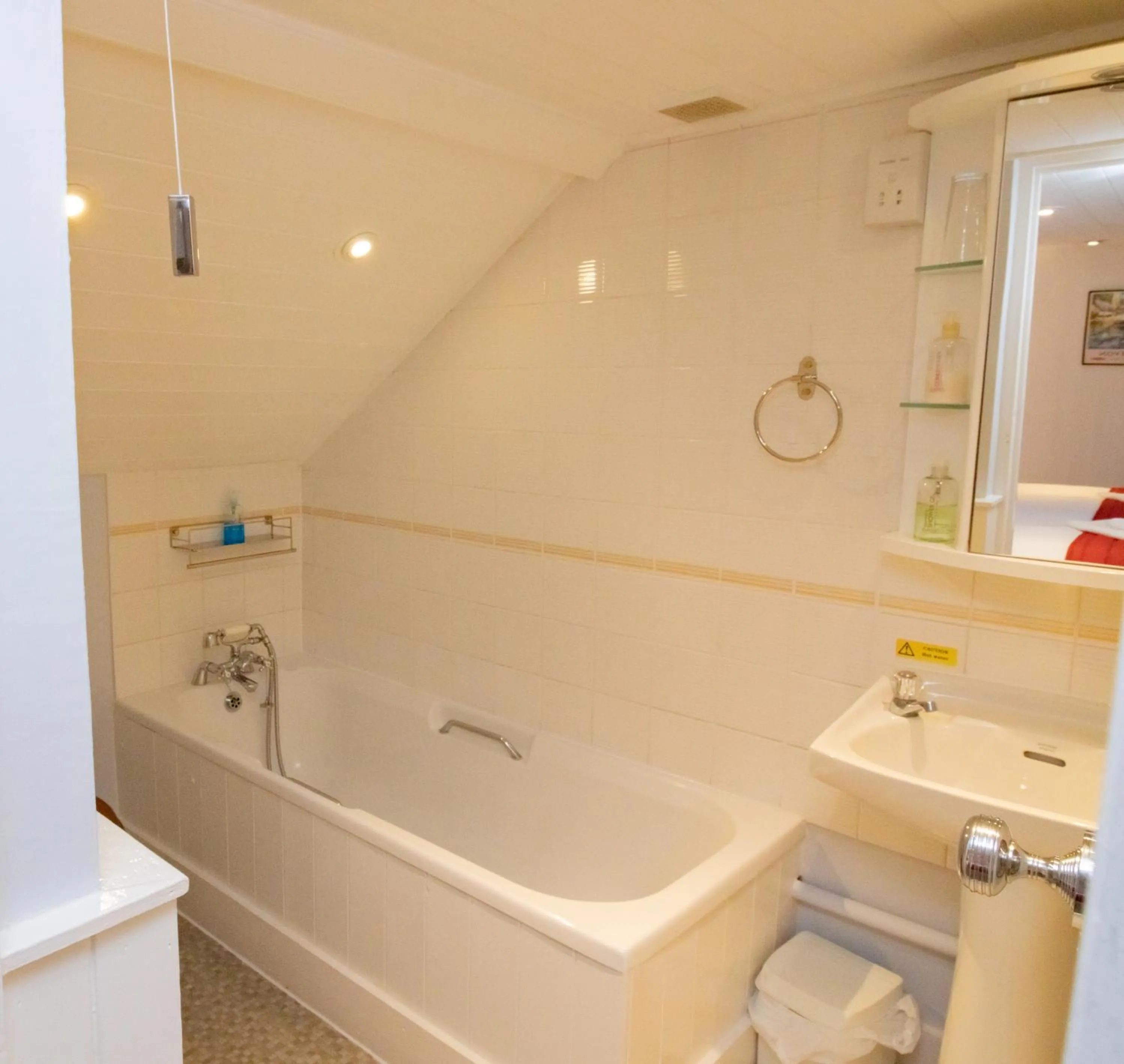 Bathroom in St Vincent Guest House