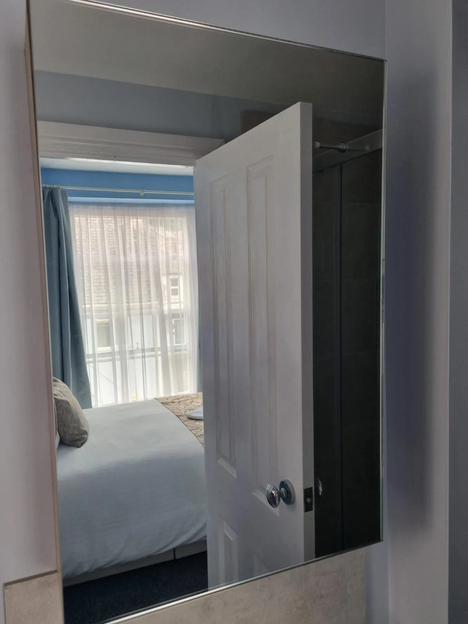 Shower, Bed in St Vincent Guest House