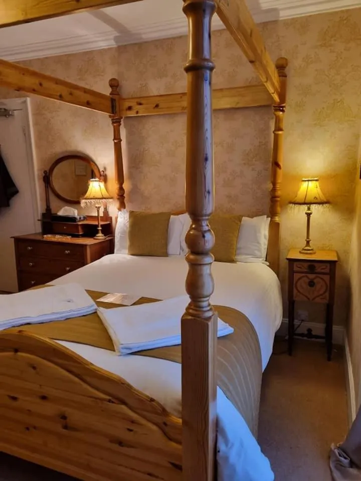 Property building, Bed in St Vincent Guest House