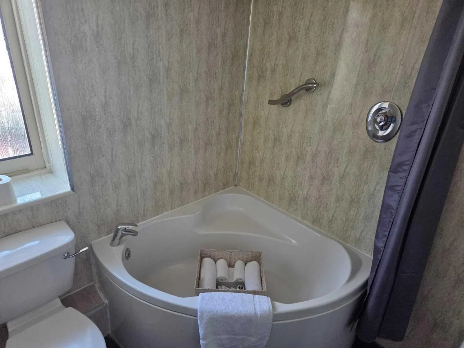 Bathroom in Salt on the Harbour