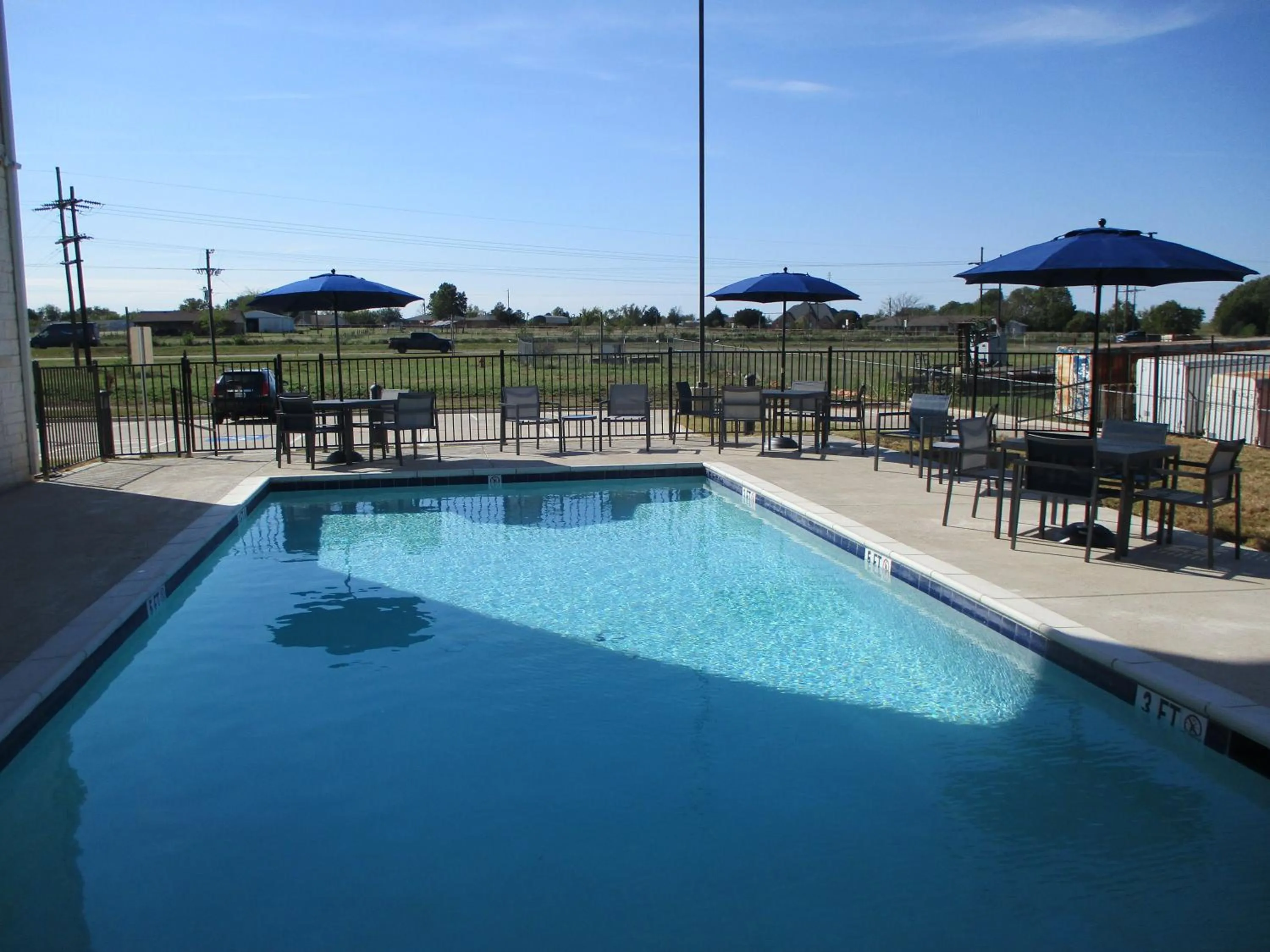 Swimming pool in Best Western Plus Wills Point