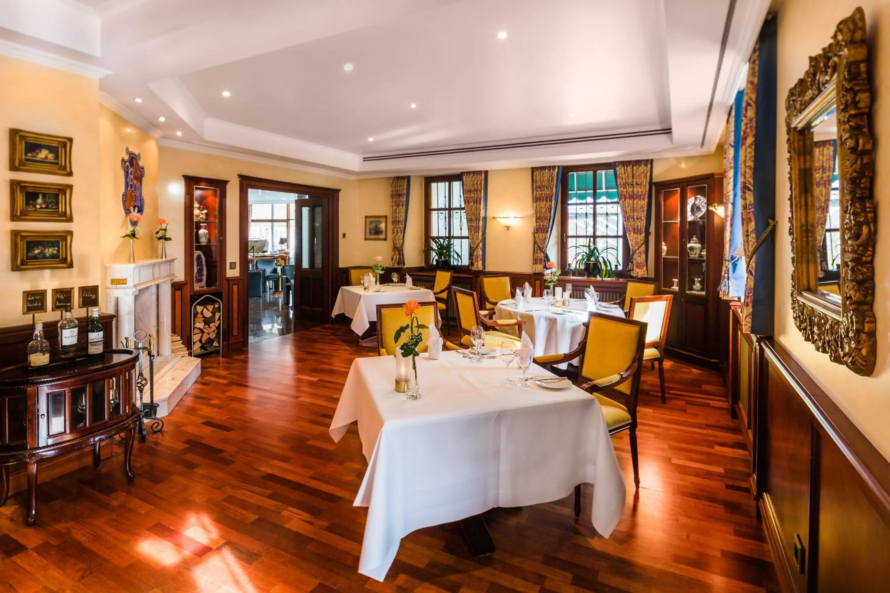 Restaurant/places to eat in Hotel Villa Marburg im Park