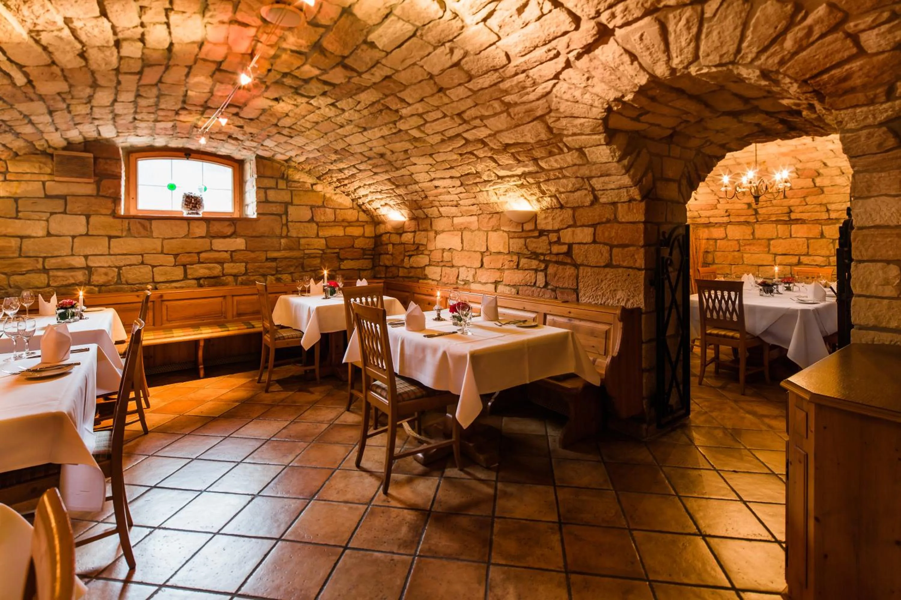 Restaurant/places to eat in Hotel Villa Marburg im Park