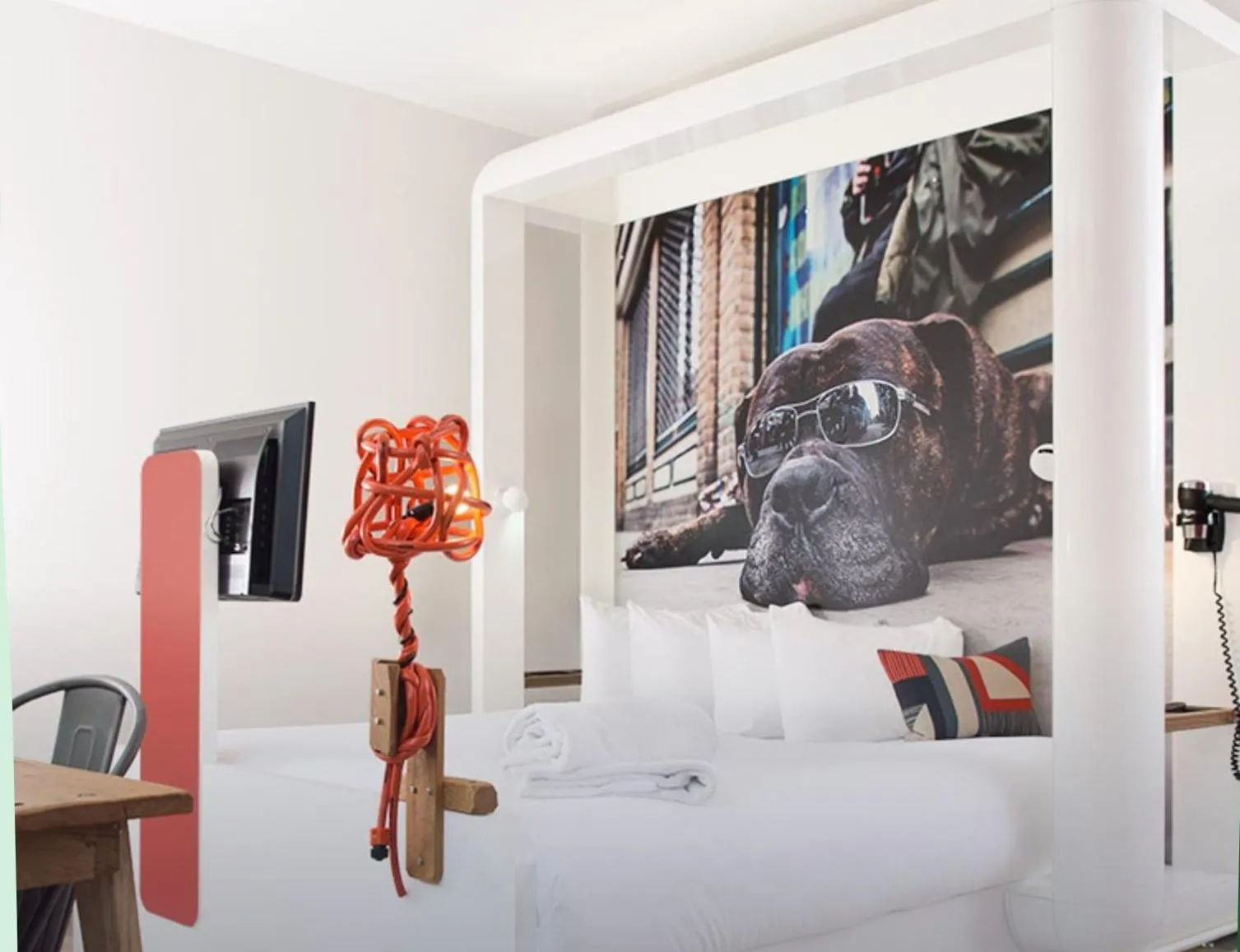 Bed in The Corner London City