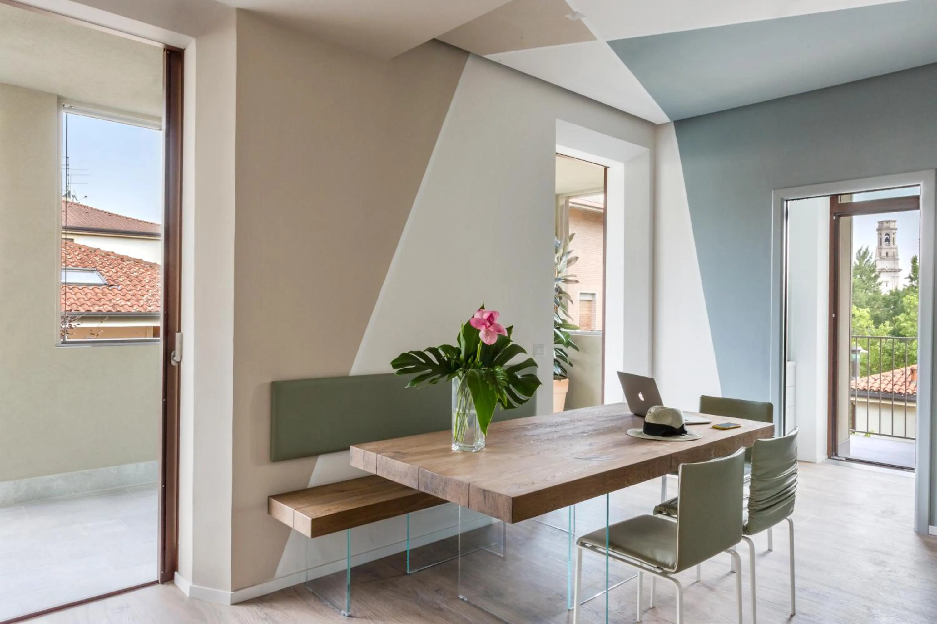 Restaurant/places to eat in San Leonardo Suites