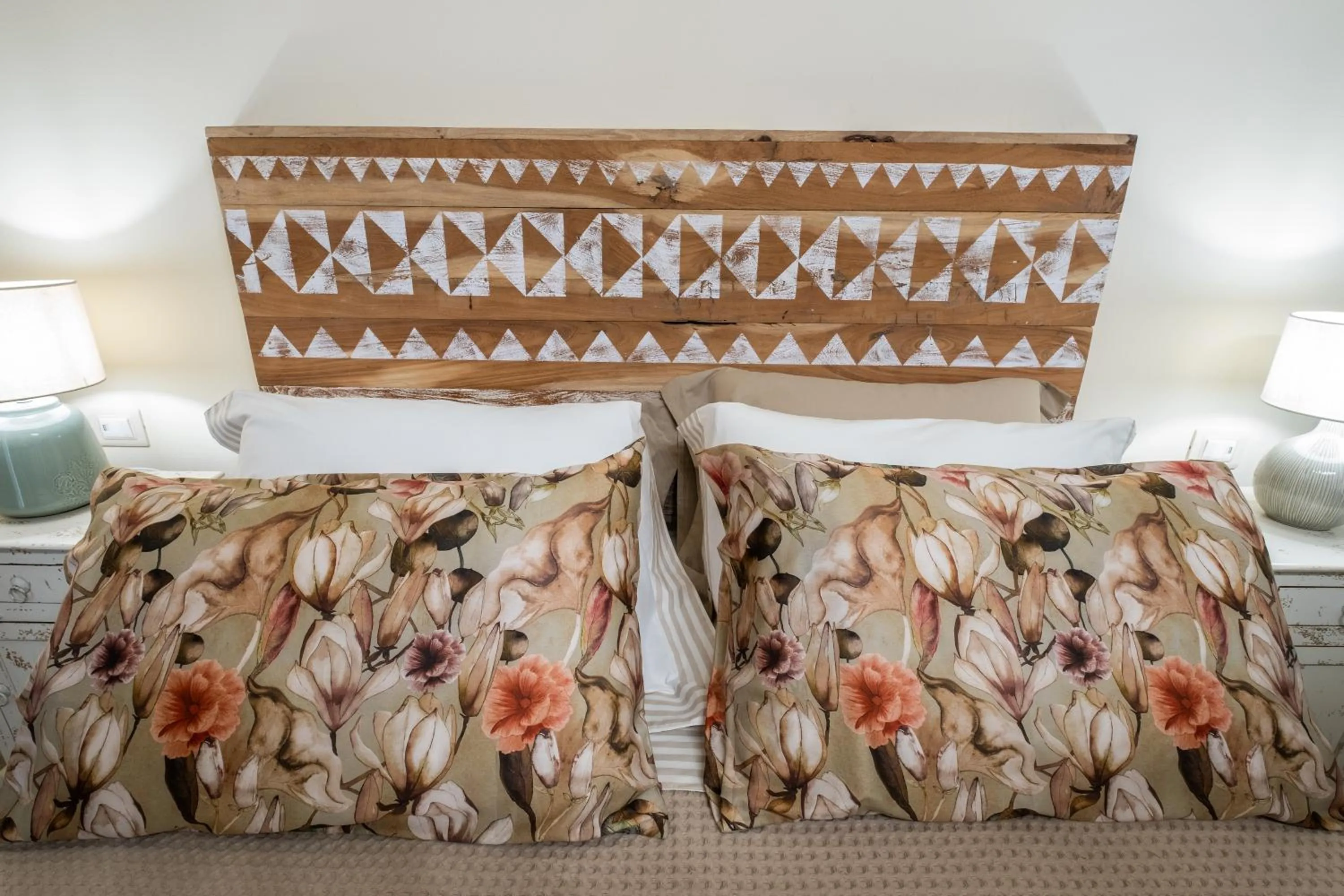 Decorative detail, Bed in Relais San Baio
