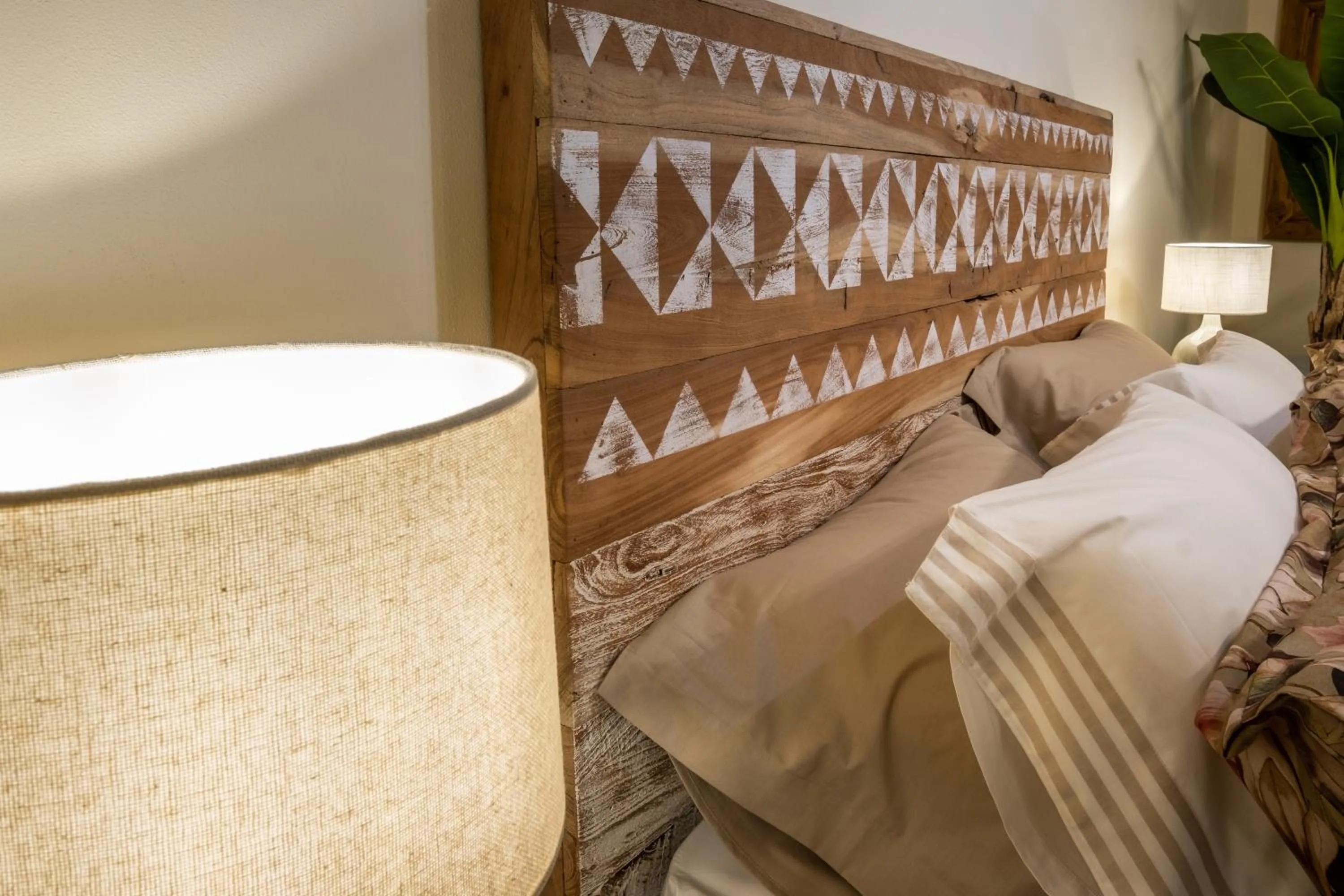 Decorative detail, Bed in Relais San Baio