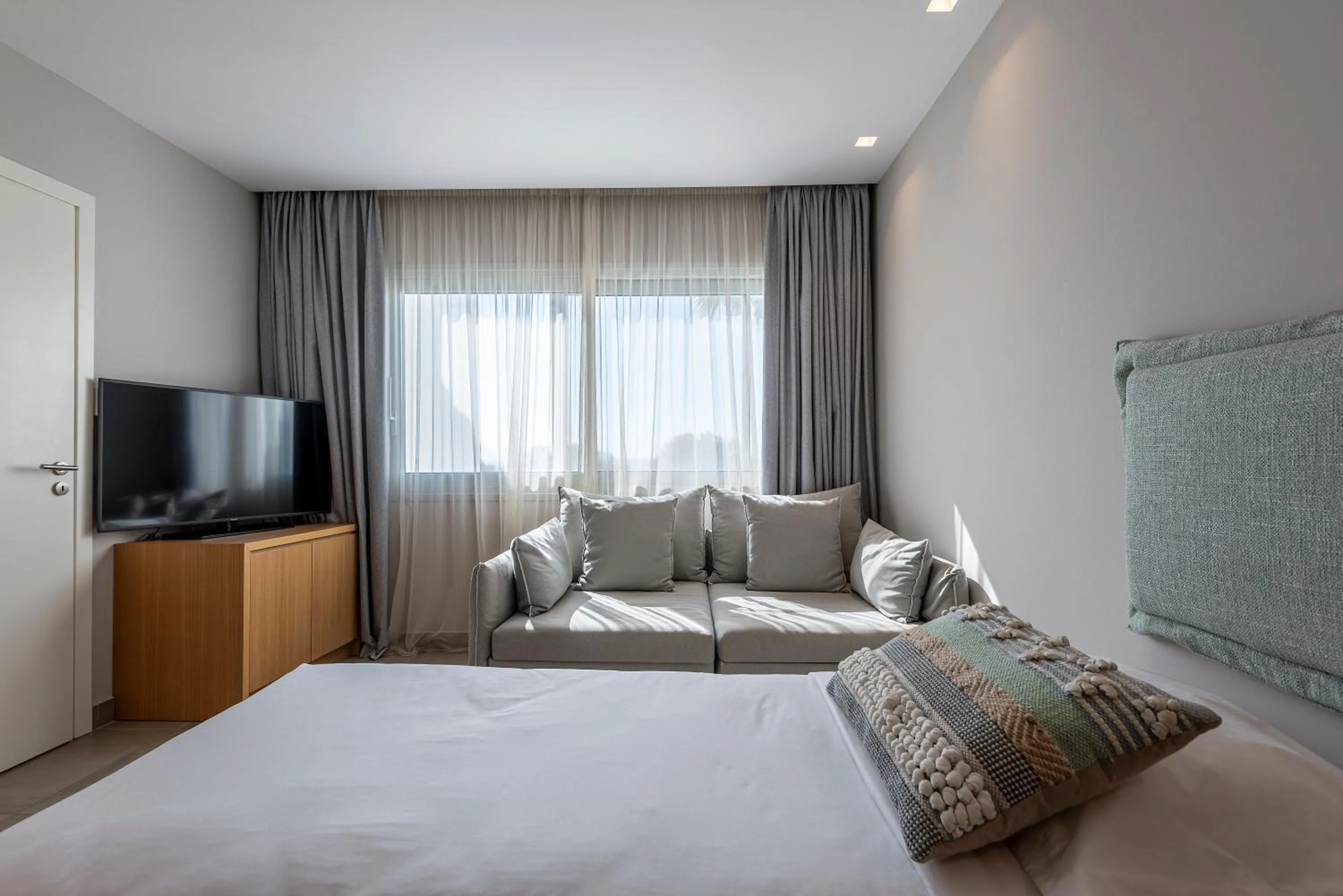 Living room, Bed in Atlantica Beach Resort Kos