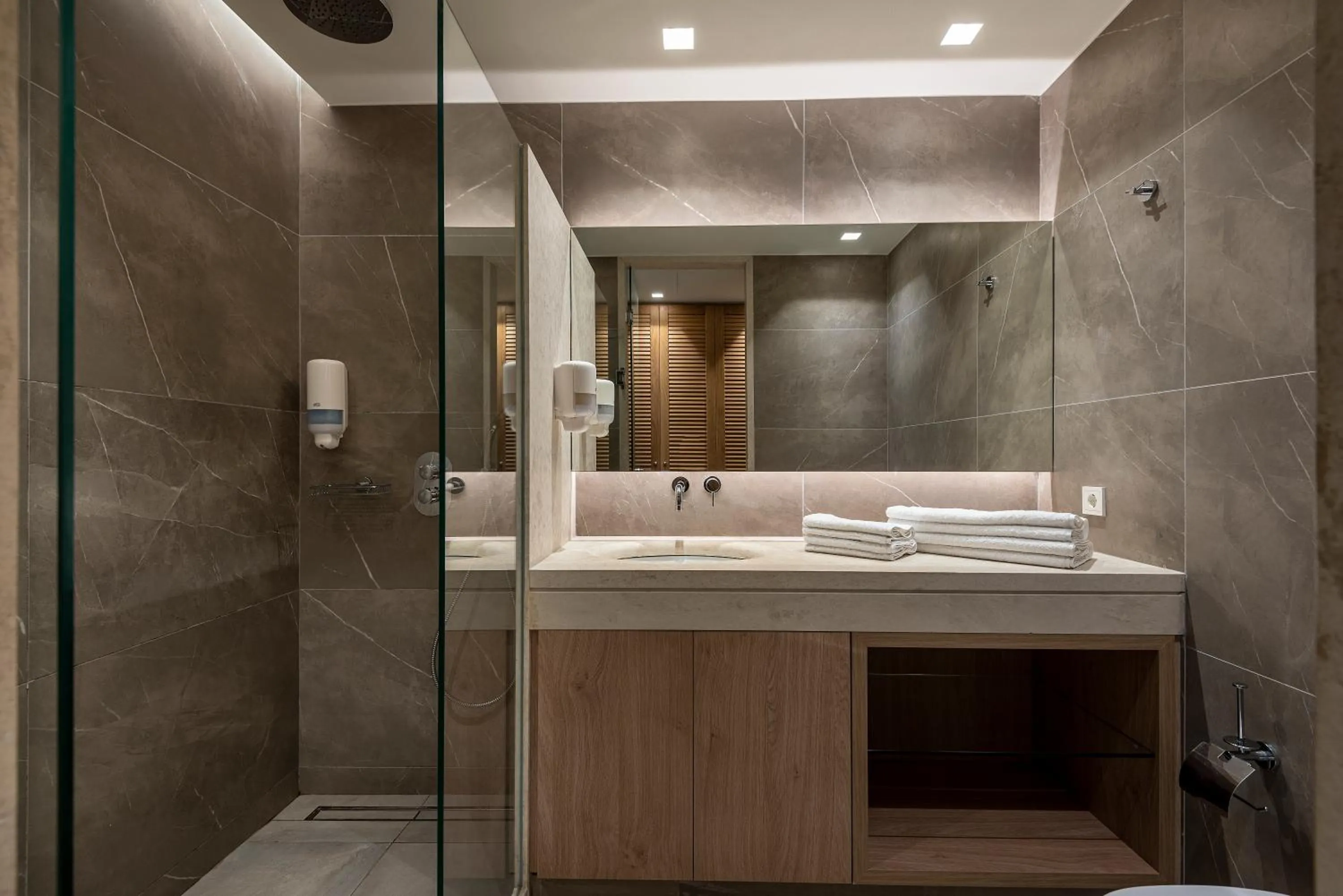 Shower in Atlantica Beach Resort Kos