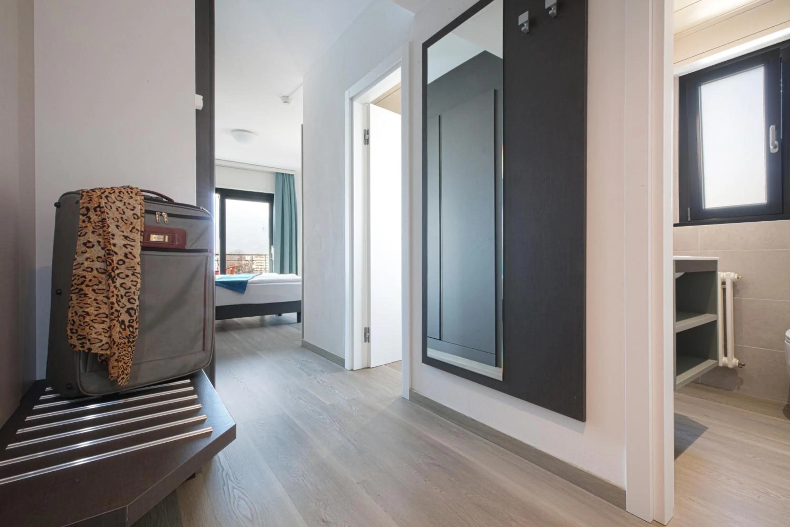 Bedroom, Bed in Hotel Geranio Au Lac