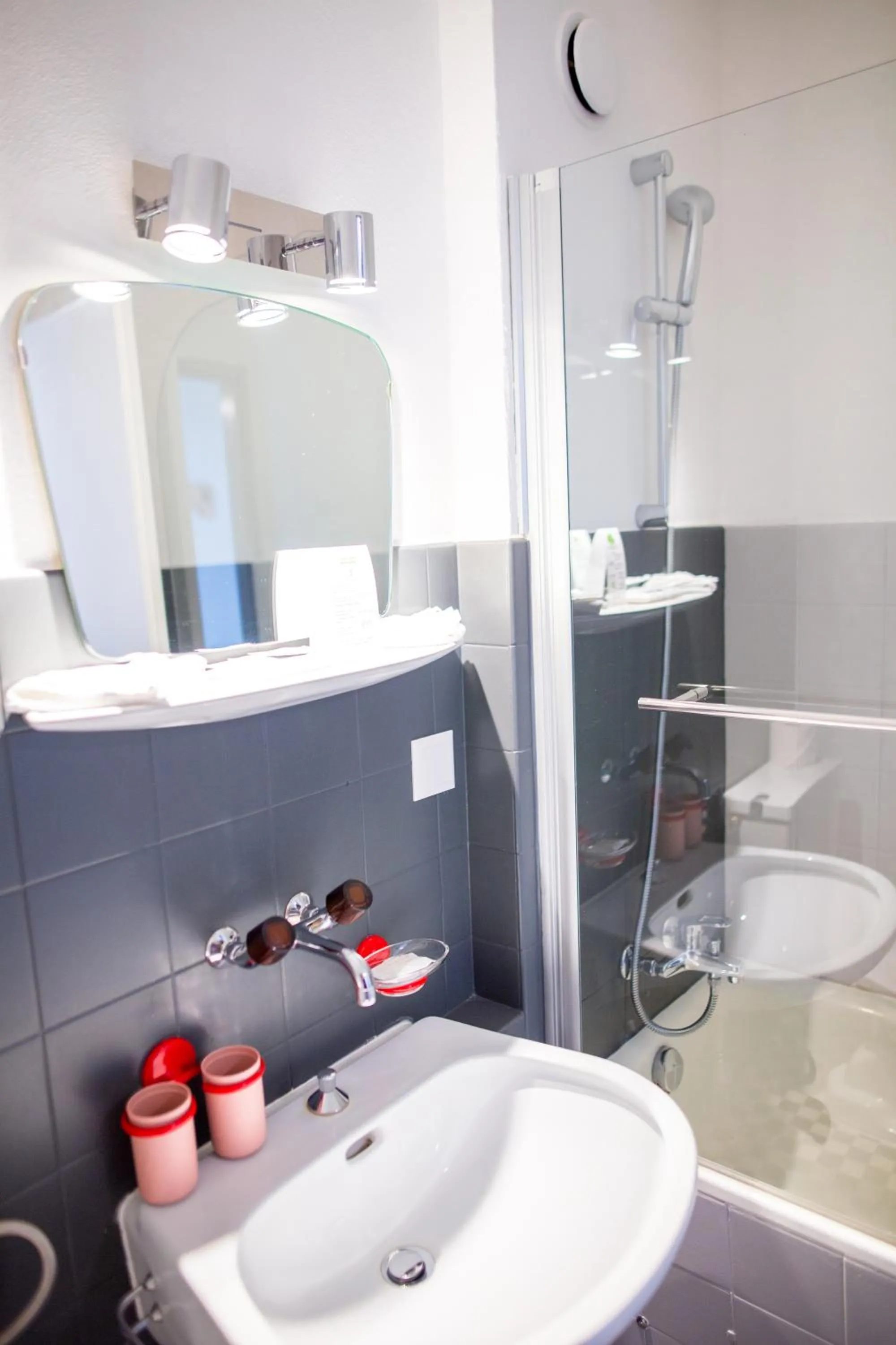 Bath in Agence ALV - Art Le Vin