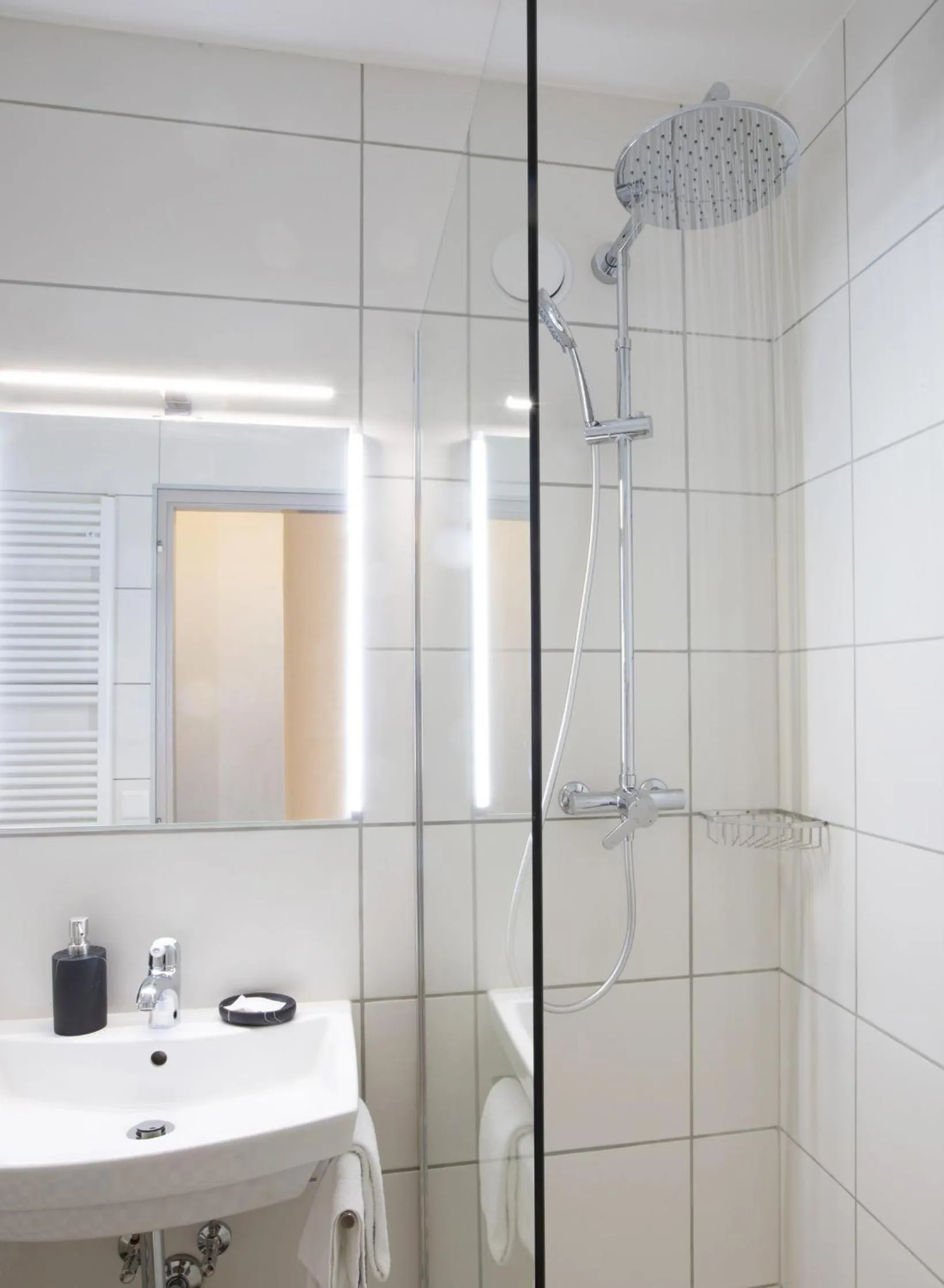 Shower in Agence ALV - Art Le Vin