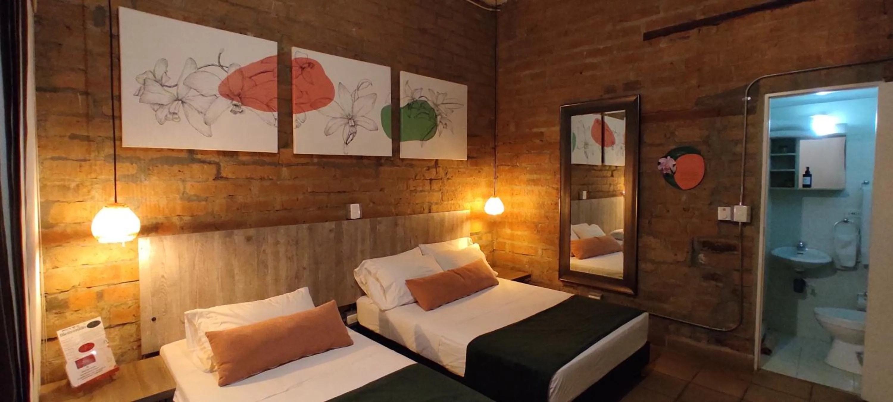 Bathroom, Bed in Botánica Casa Hotel