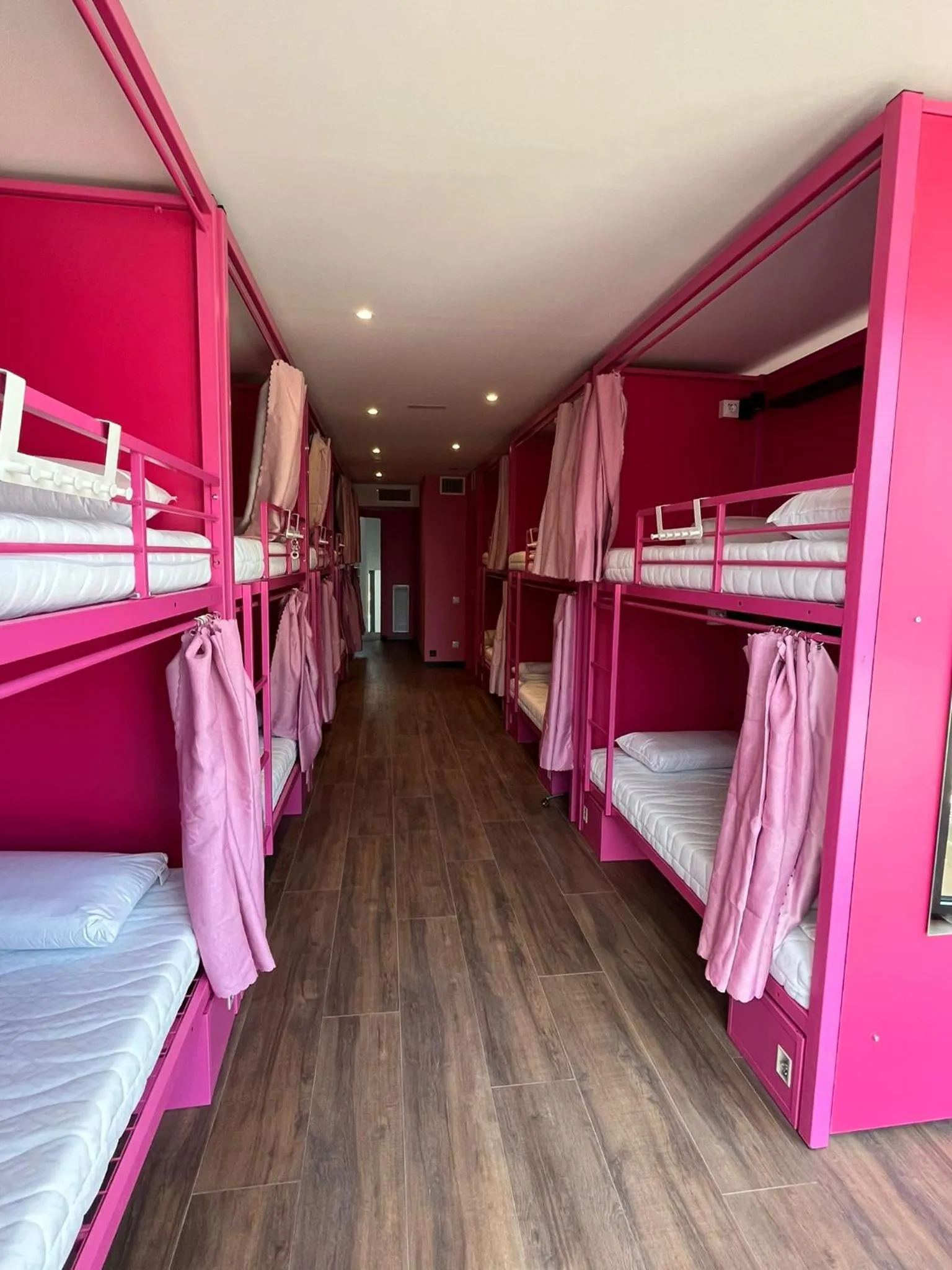bunk bed, Bed in Hostelle - Women only hostel Barcelona