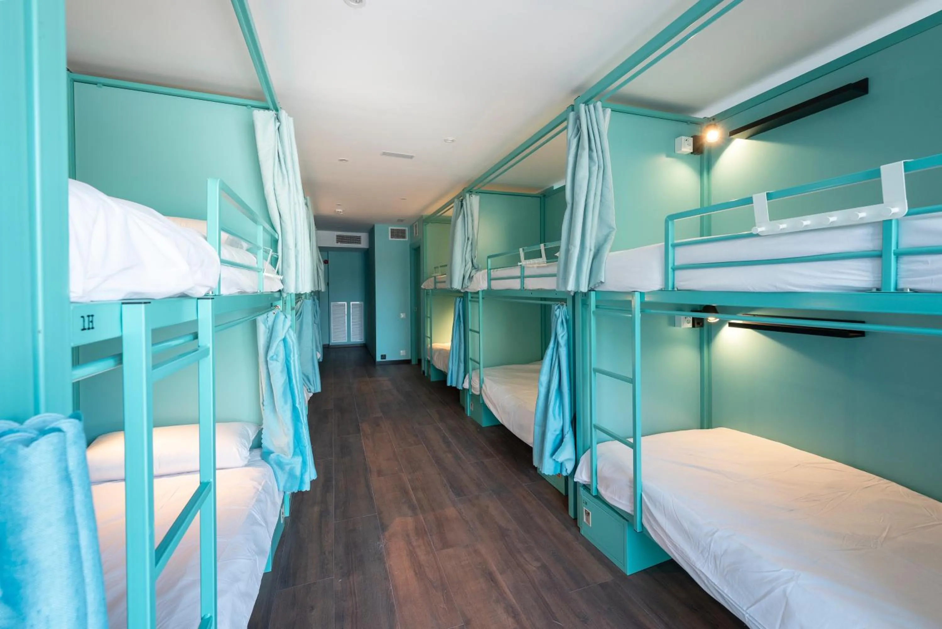 bunk bed, Bed in Hostelle - Women only hostel Barcelona