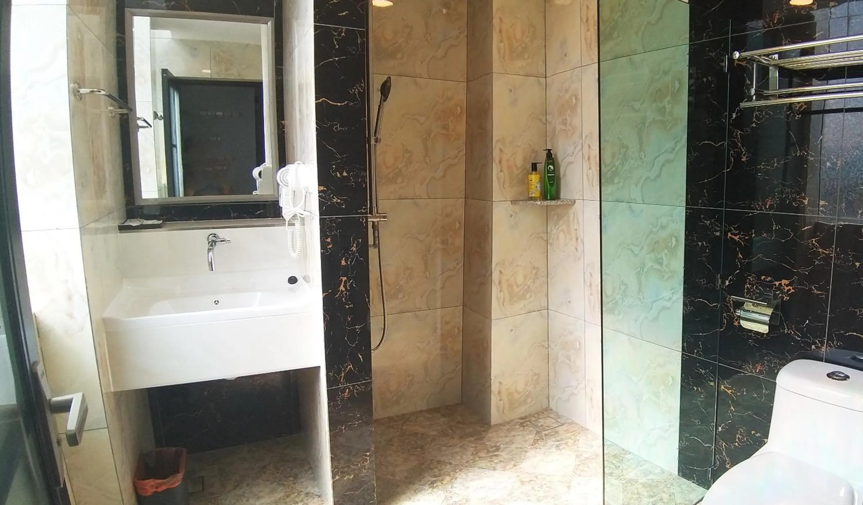 Bathroom in GOOD 9 HOTEL - Cahaya Kota Puteri