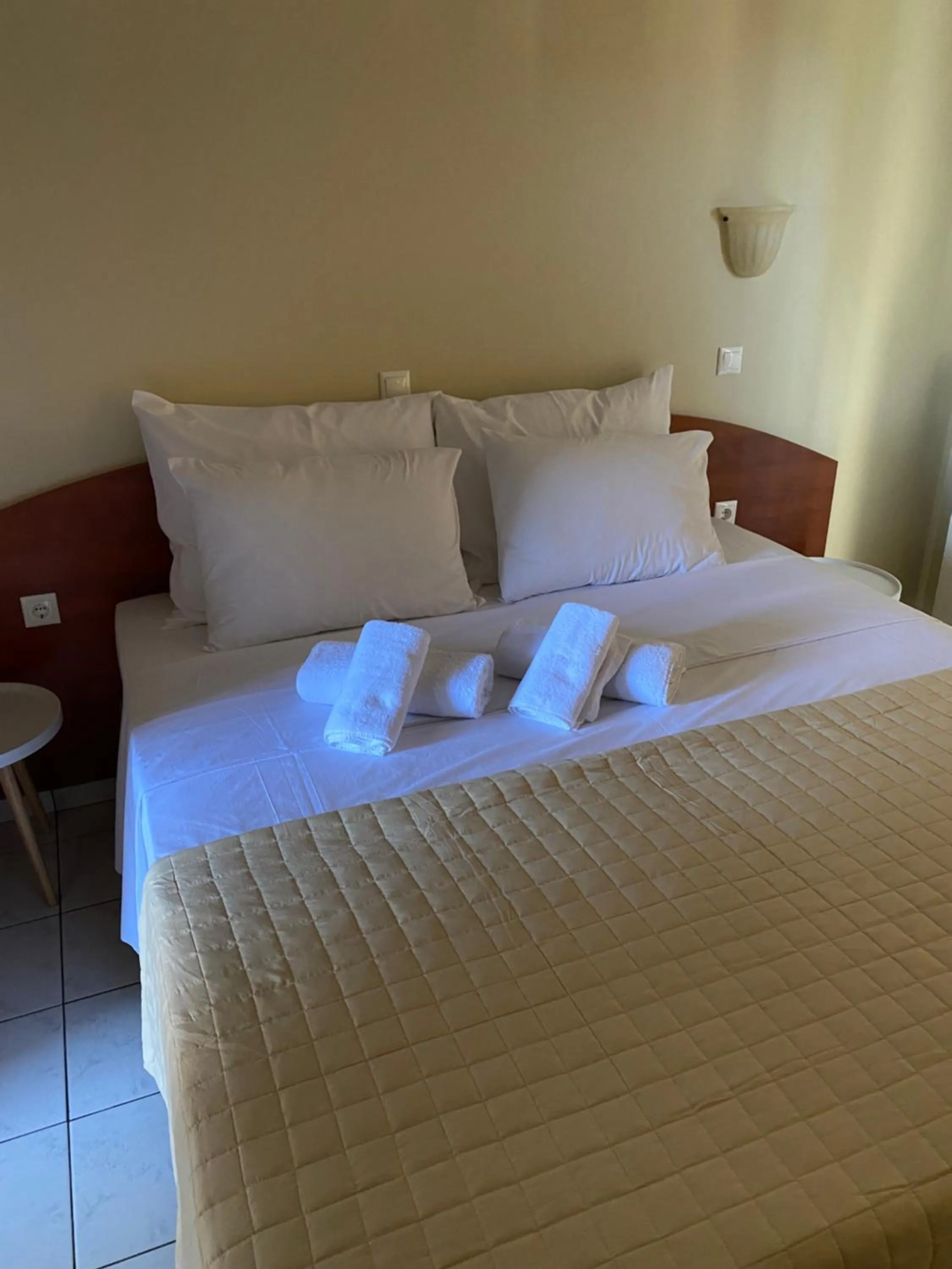 Bed in HOTEL ARIADNI