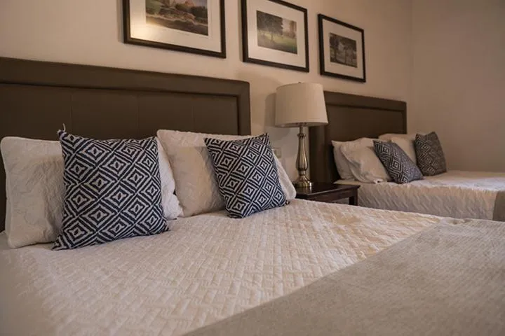 Photo of the whole room, Bed in Hotel El Farol