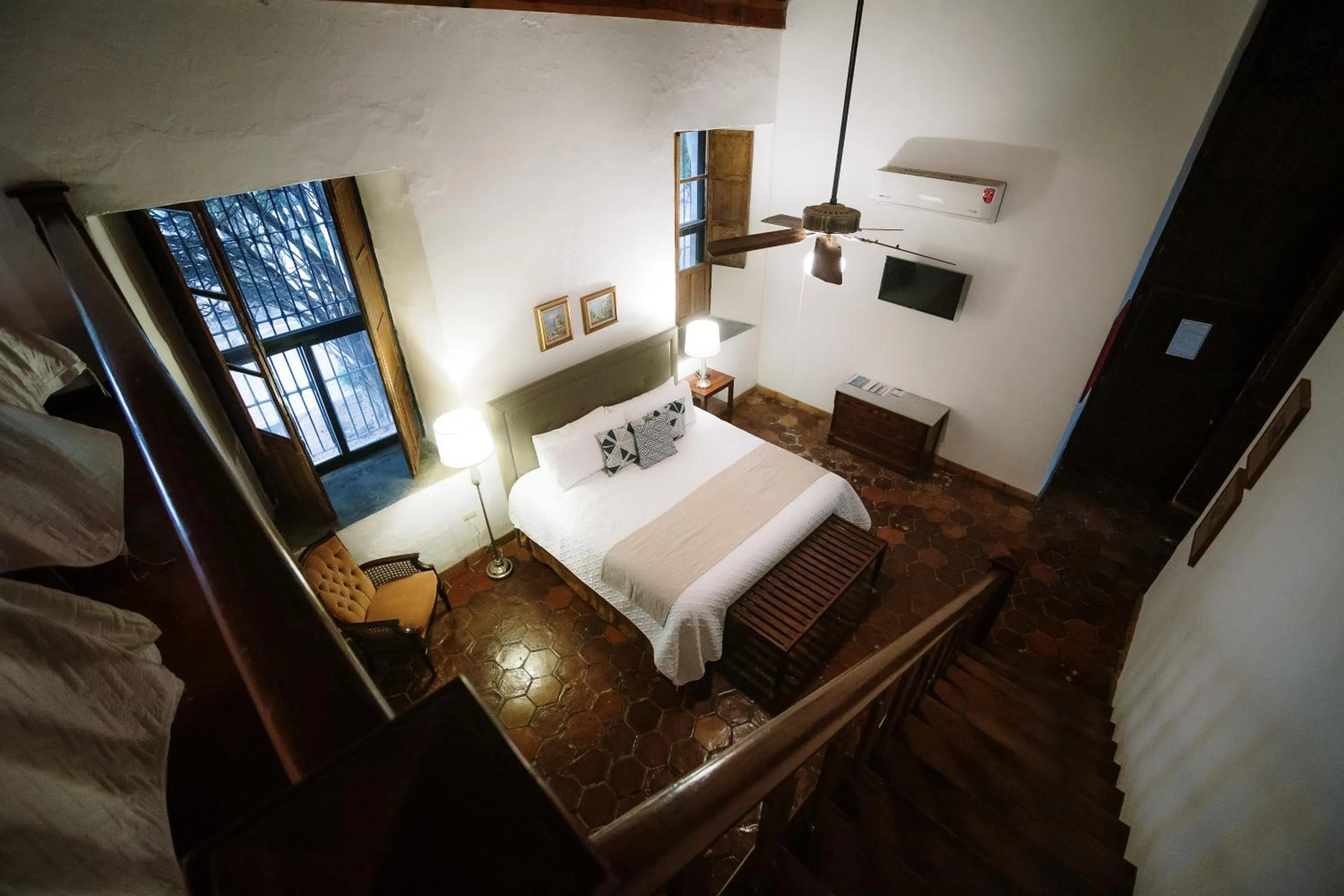Photo of the whole room, Bed in Hotel El Farol