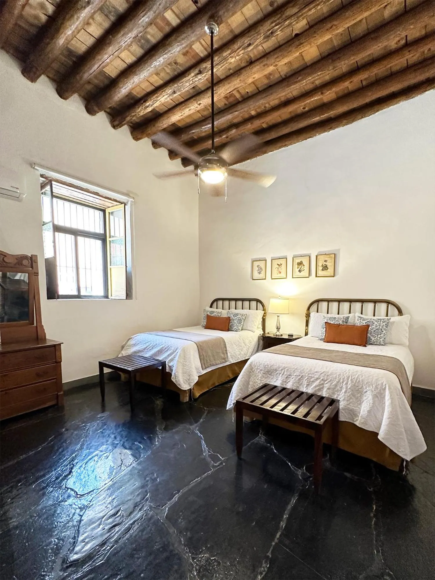 Bed in Hotel El Farol