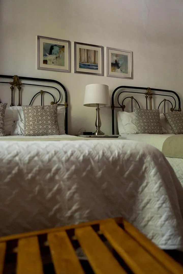 Photo of the whole room, Bed in Hotel El Farol