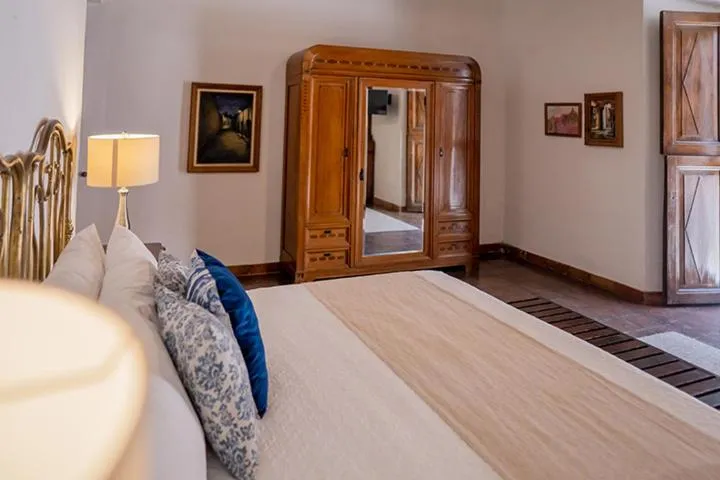 Photo of the whole room, Bed in Hotel El Farol