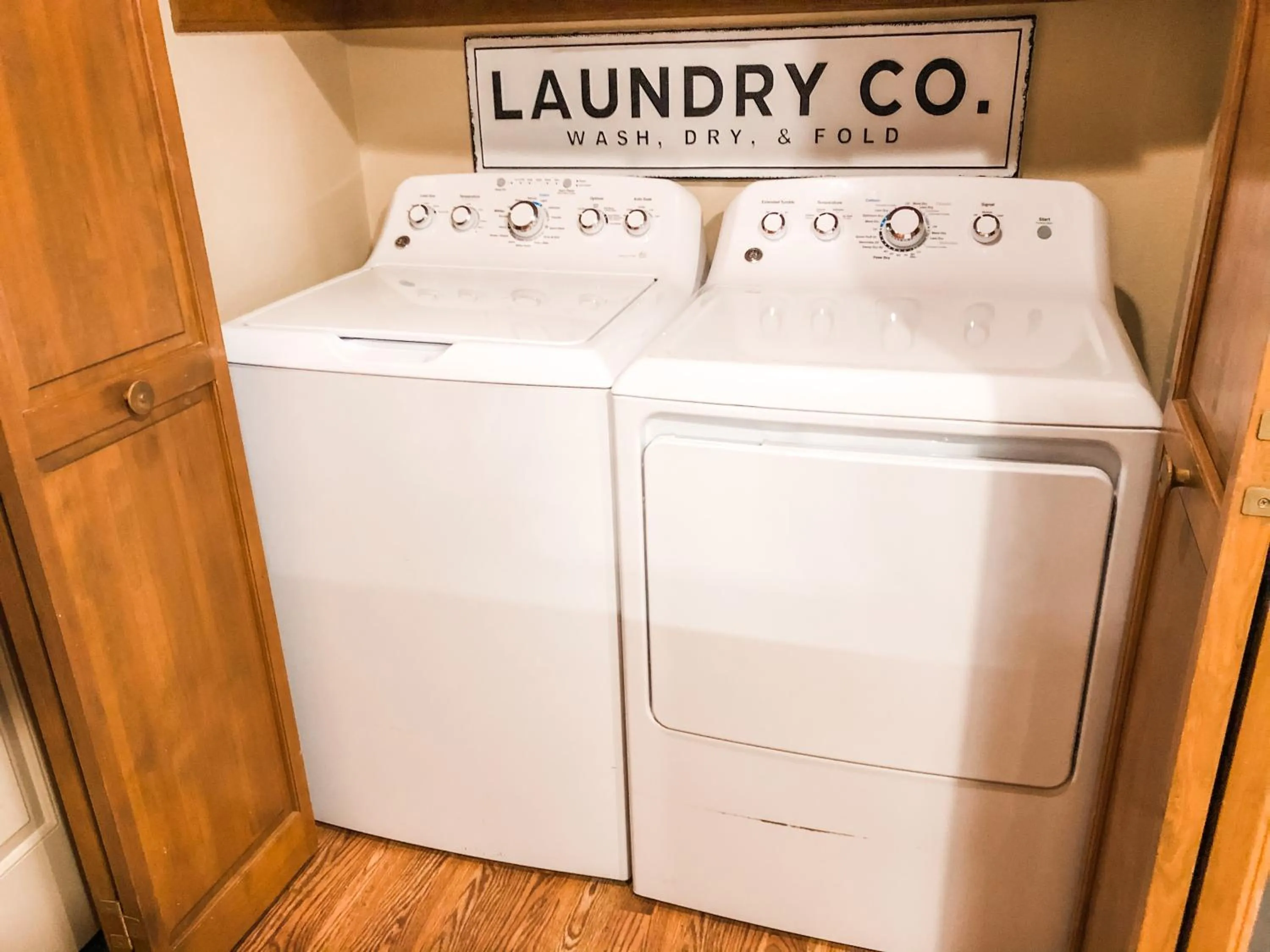 Riverfront Mountain Cottage Retreat