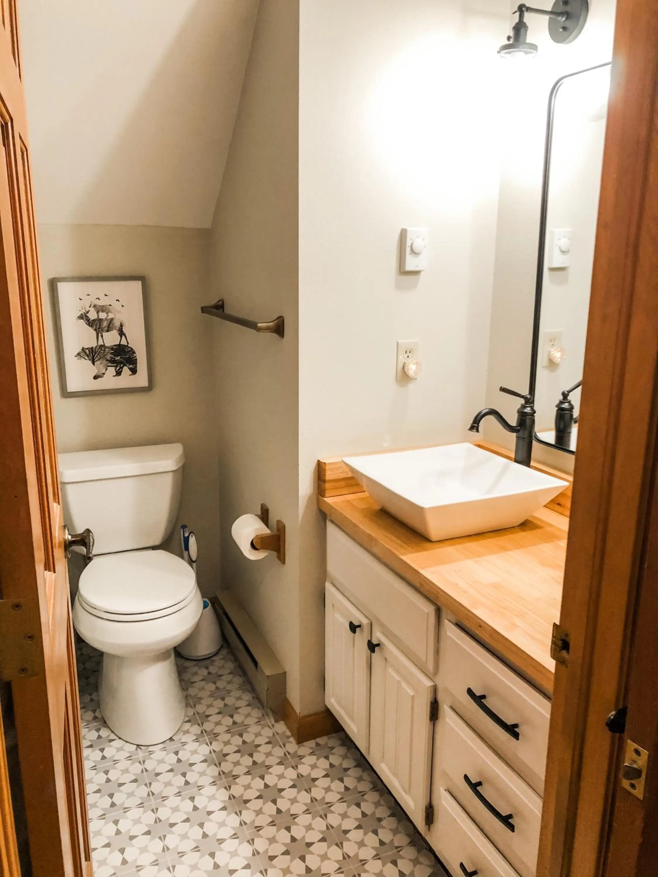 Riverfront Mountain Cottage Retreat