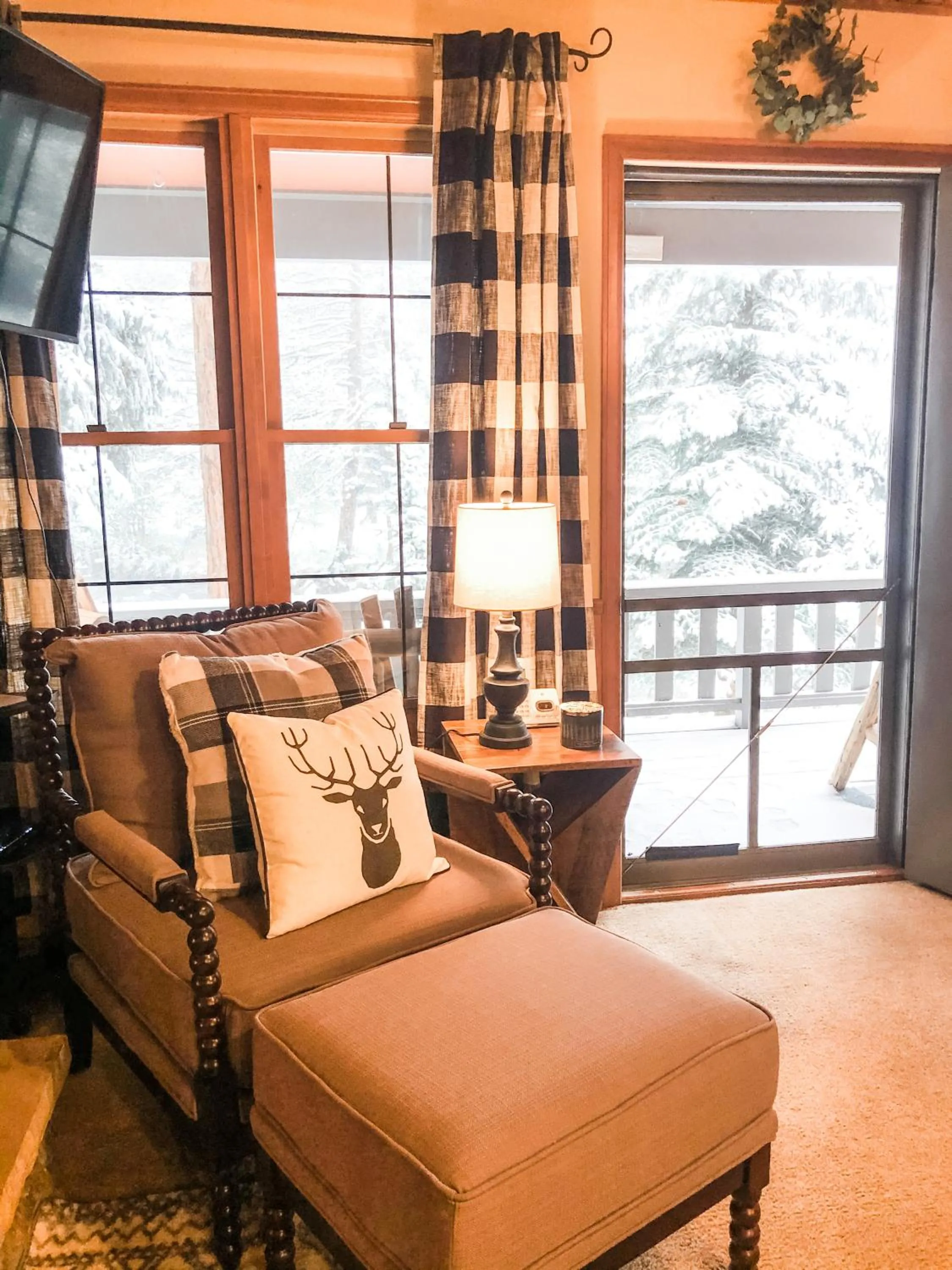 Riverfront Mountain Cottage Retreat