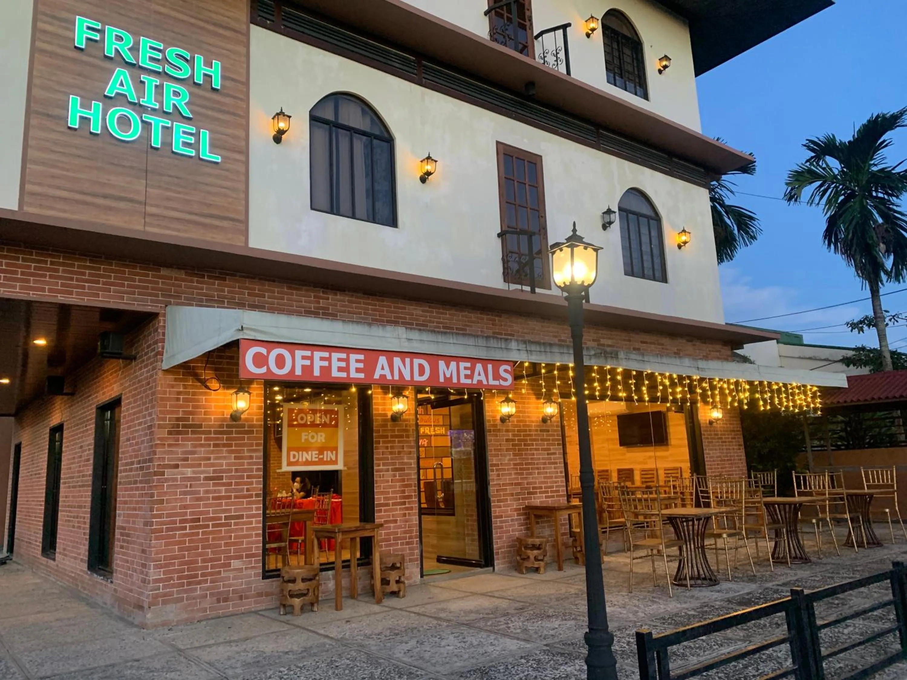 Restaurant/places to eat in Lucena Fresh Air Hotel