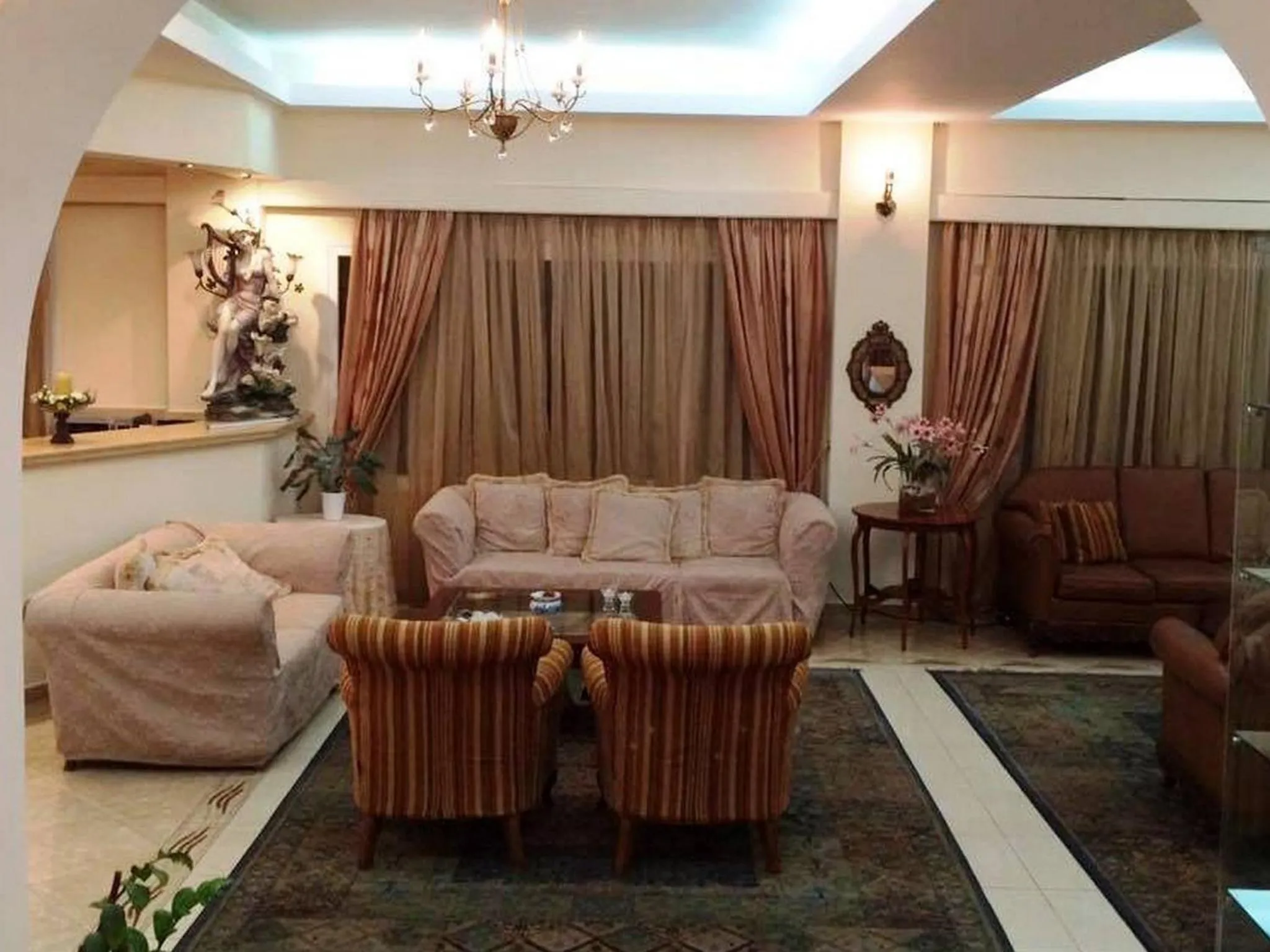 Communal lounge/ TV room in Nefeli Hotel