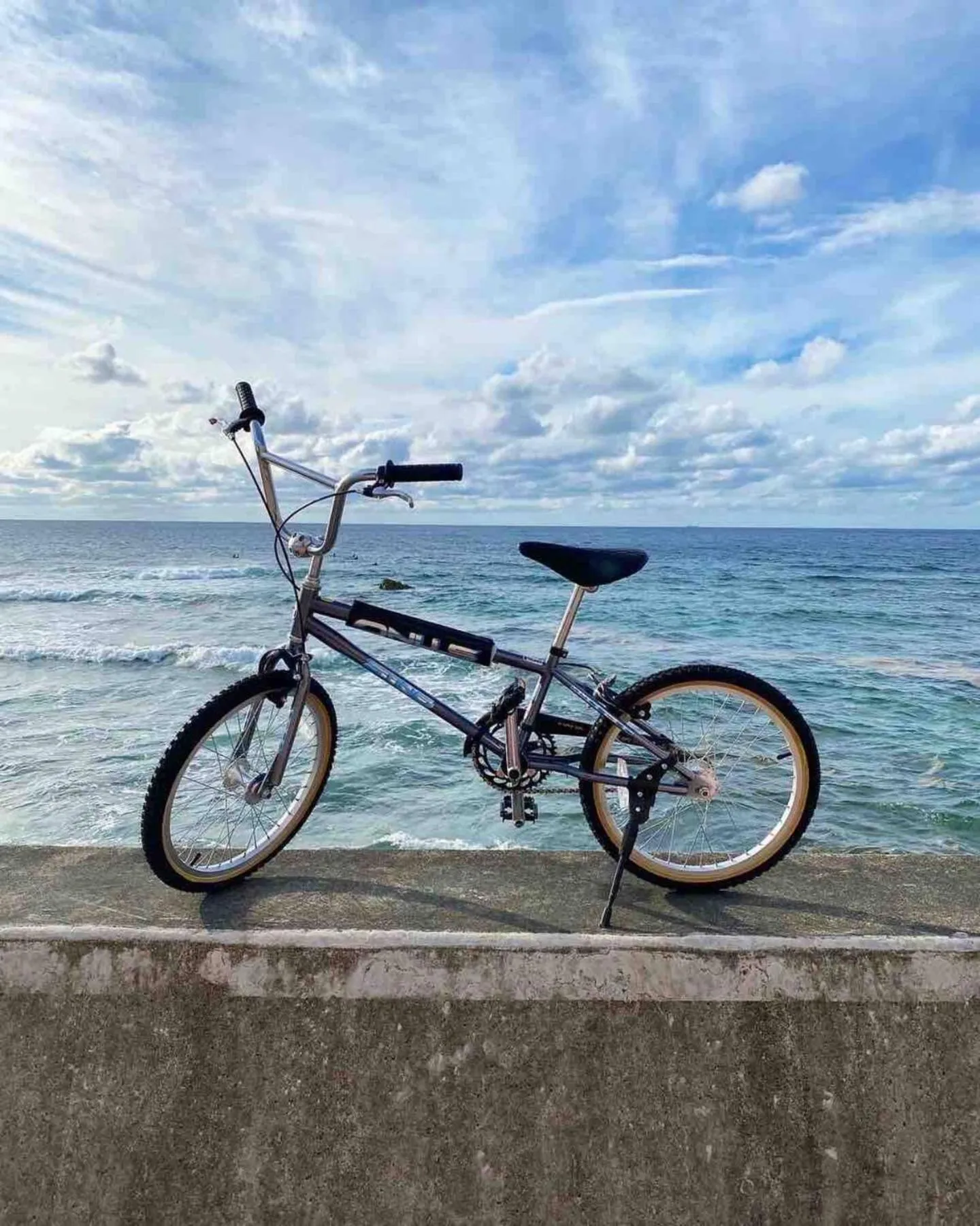 Cycling in Blue Steak Wonder Chatan