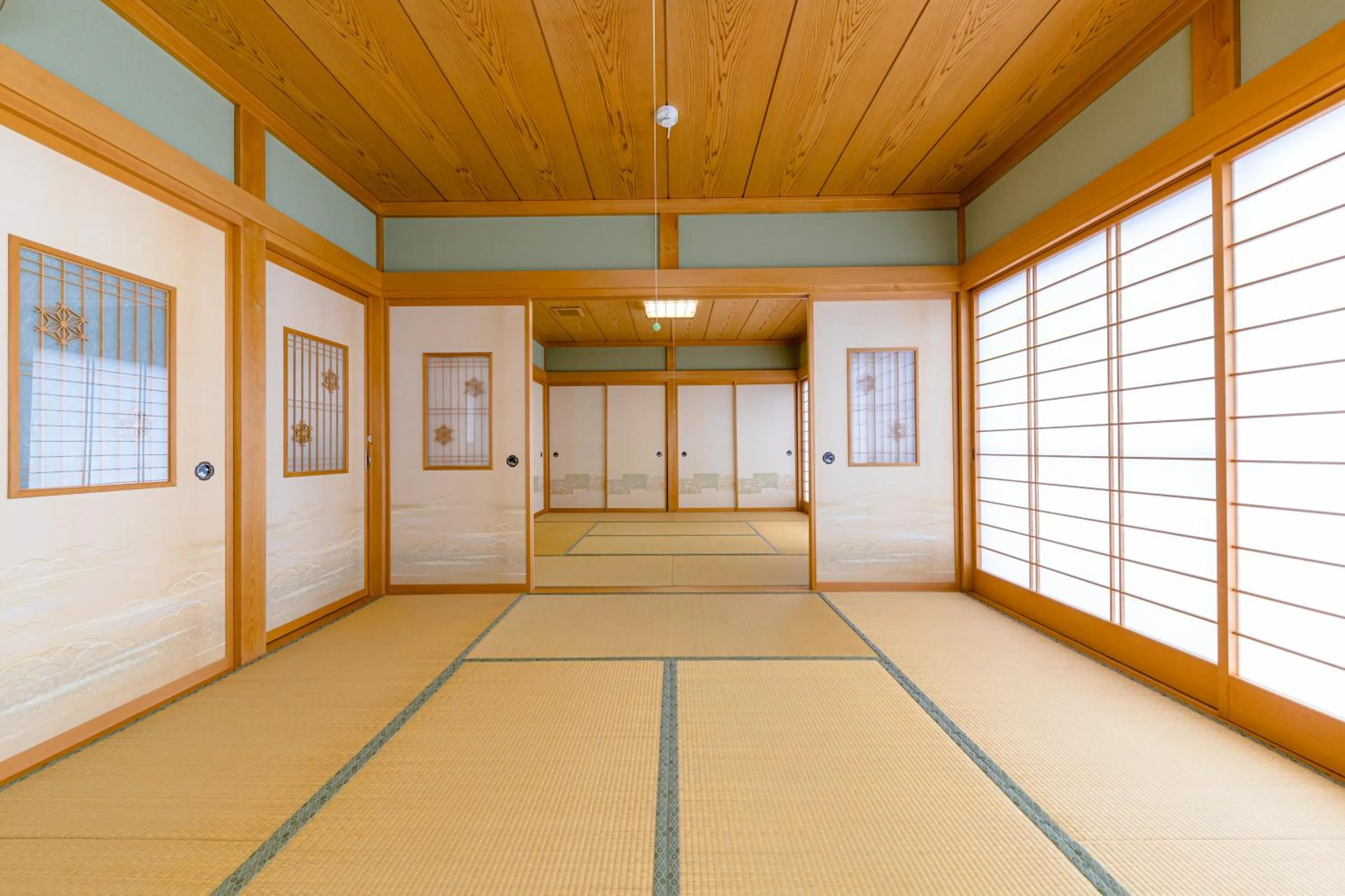 Living room in 130平米 和モダン邸宅 非日常を愉しむ 最大20名宿泊可 iine