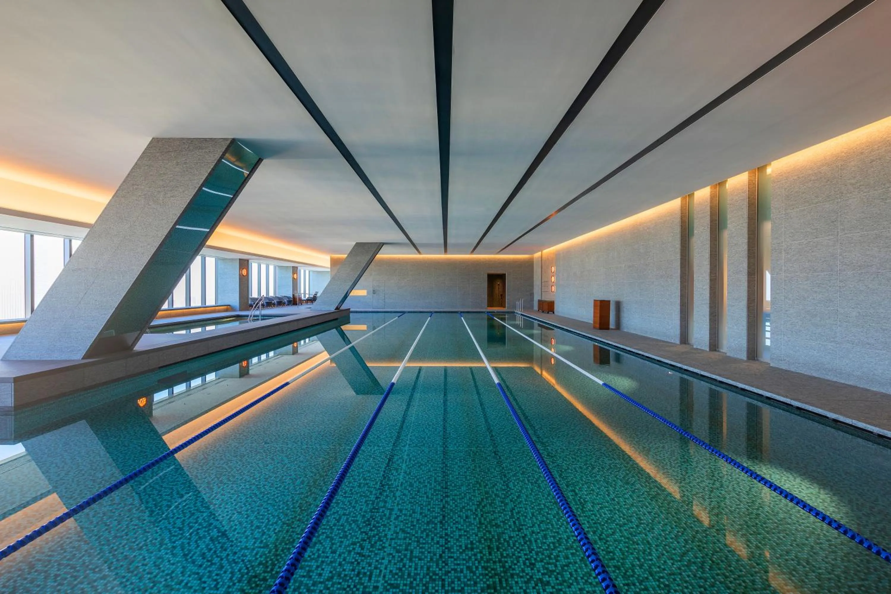 Swimming pool in The Okura Heritage Tokyo