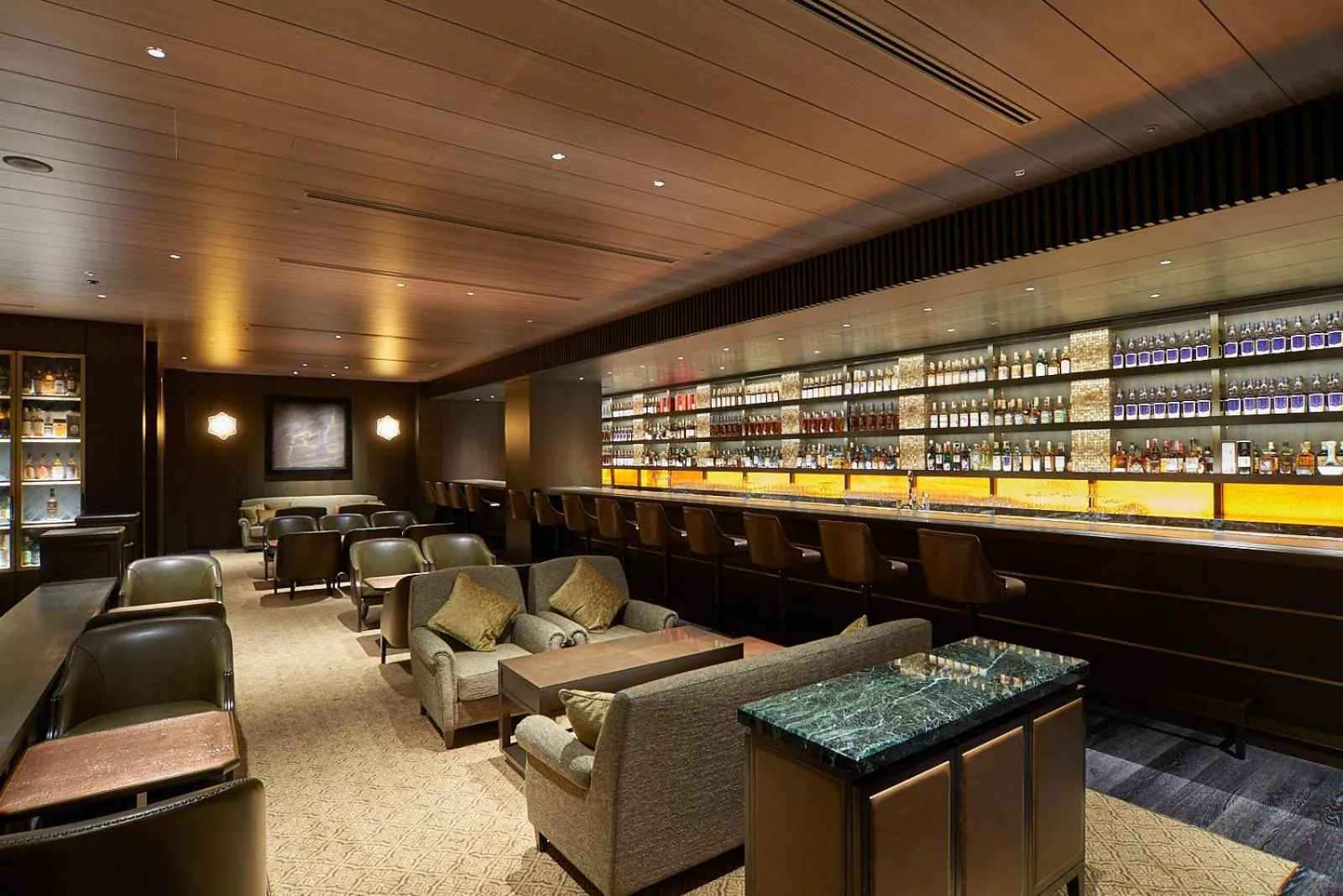 Lounge or bar in The Okura Heritage Tokyo