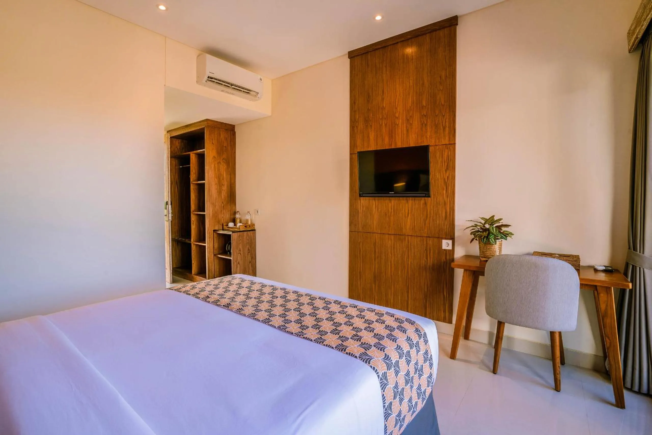 Photo of the whole room, Bed in Kahayana Suites Ubud