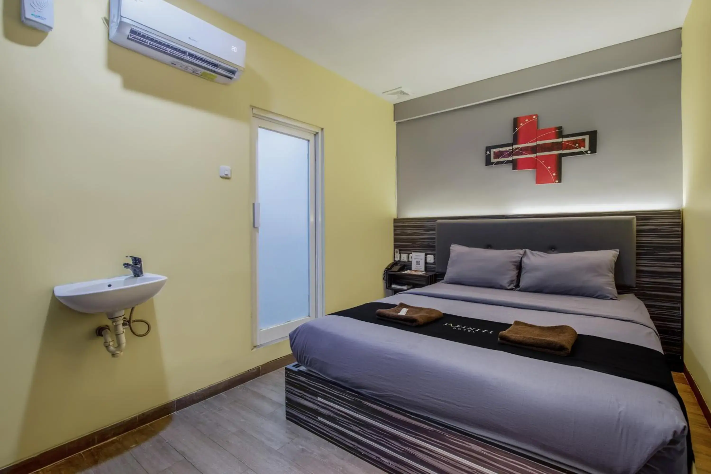 Deluxe Double Room in Infiniti Hotel Deluxe Double Room in Infiniti Hotel